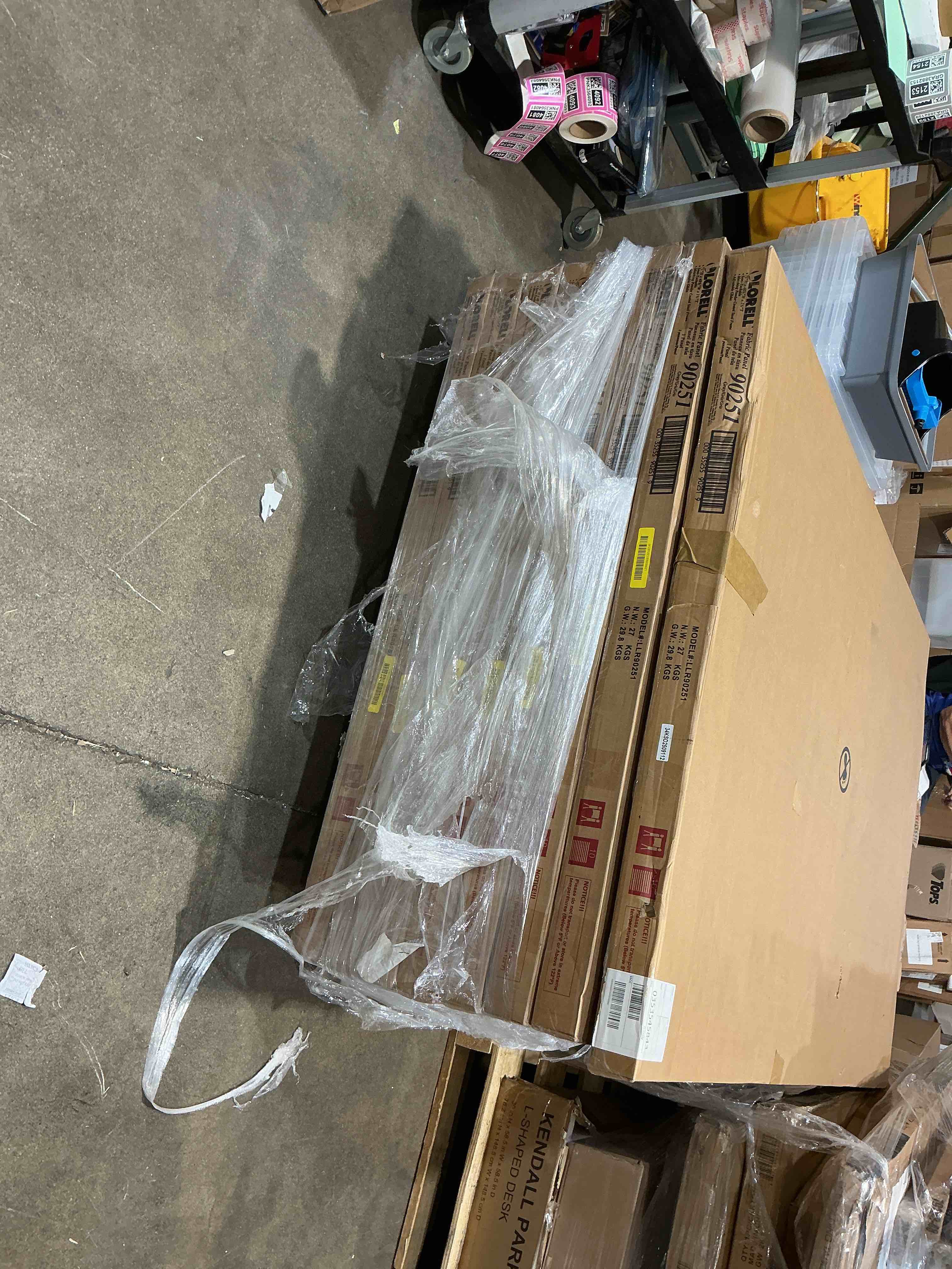 https://s3.amazonaws.com/lotting-images-prod/bidfta/GRA3882152_1780609385283.jpeg