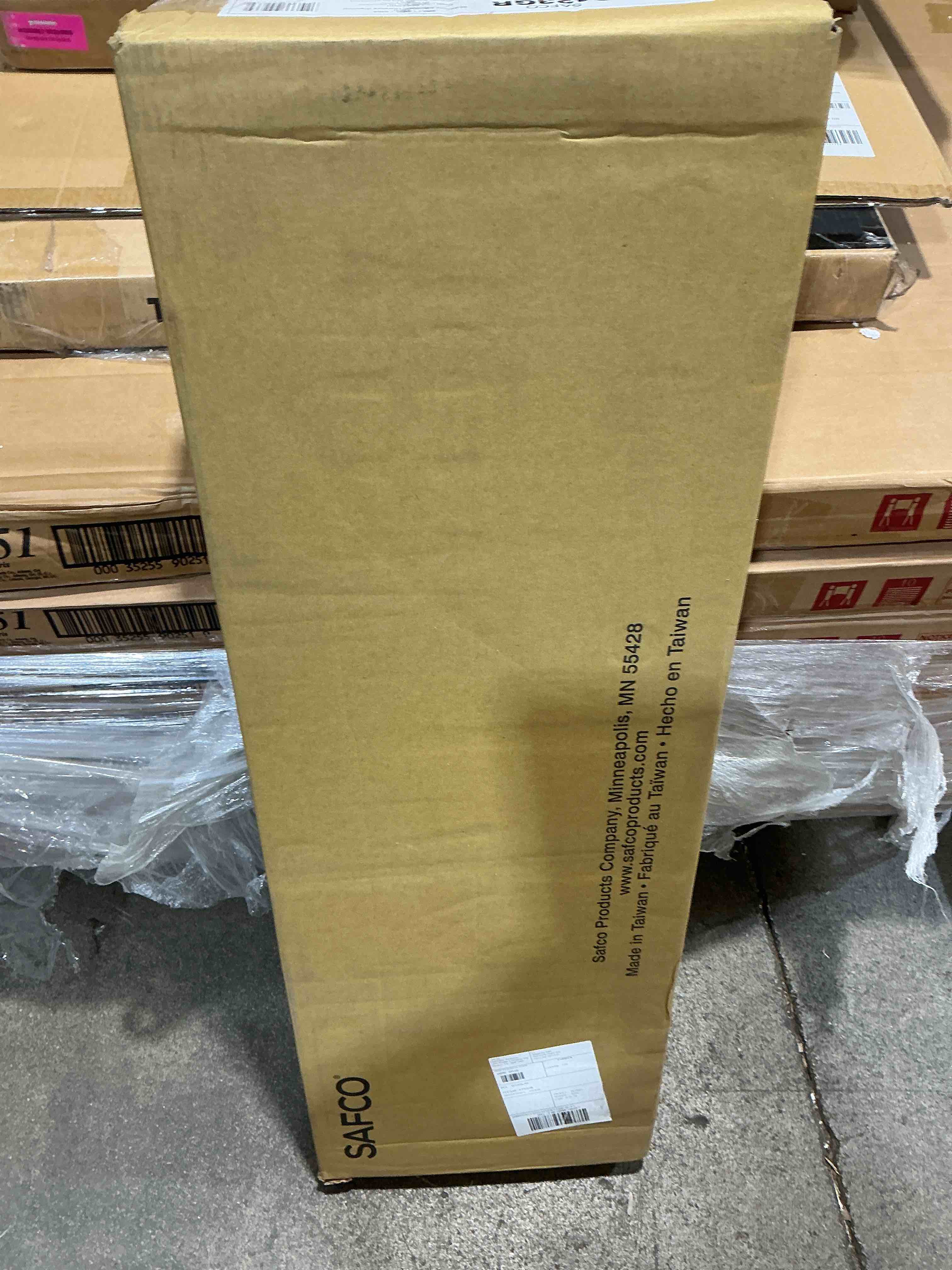 https://s3.amazonaws.com/lotting-images-prod/bidfta/GRA3882159_1780668846403.jpeg