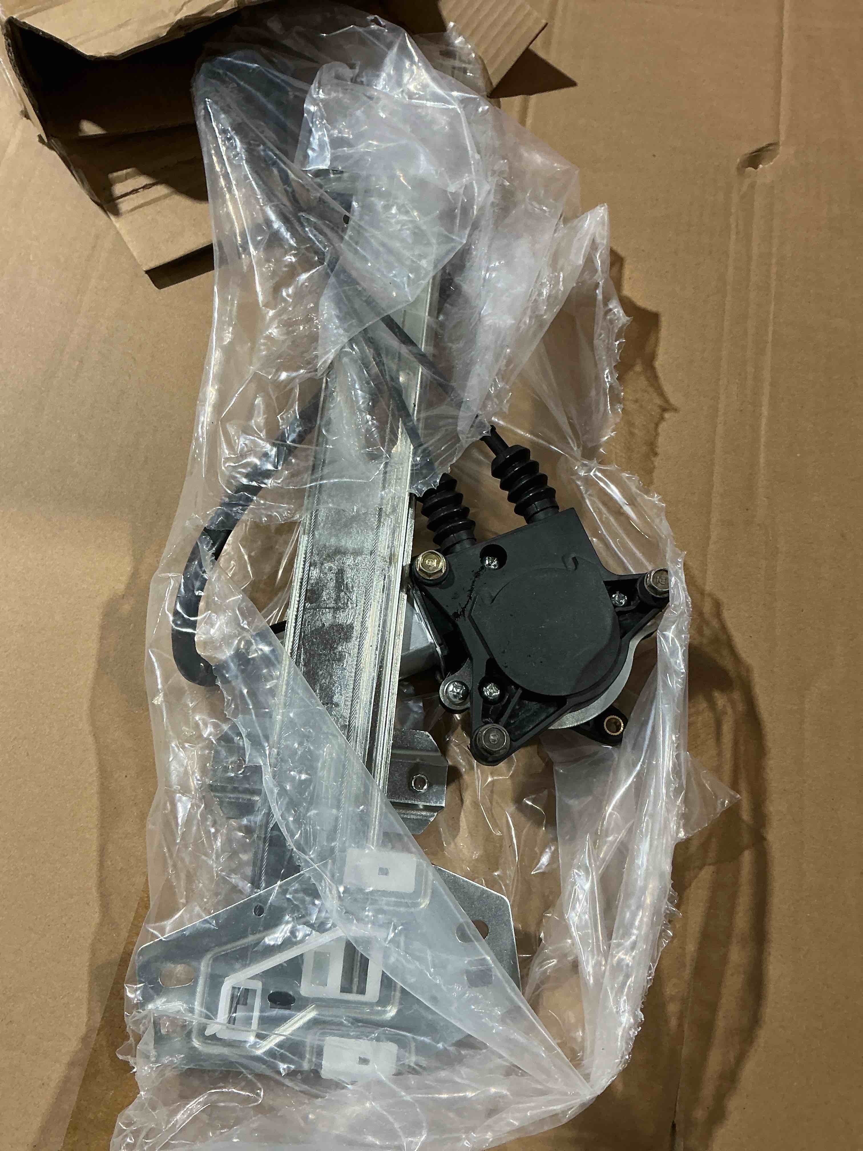 Condition photo showing Good Condition for findauto power window regulator front left driver side fit for 1994-1997 for honda for accord 741-713 window regulator and motor assembly with motor 1994-1997 for honda for accord front left