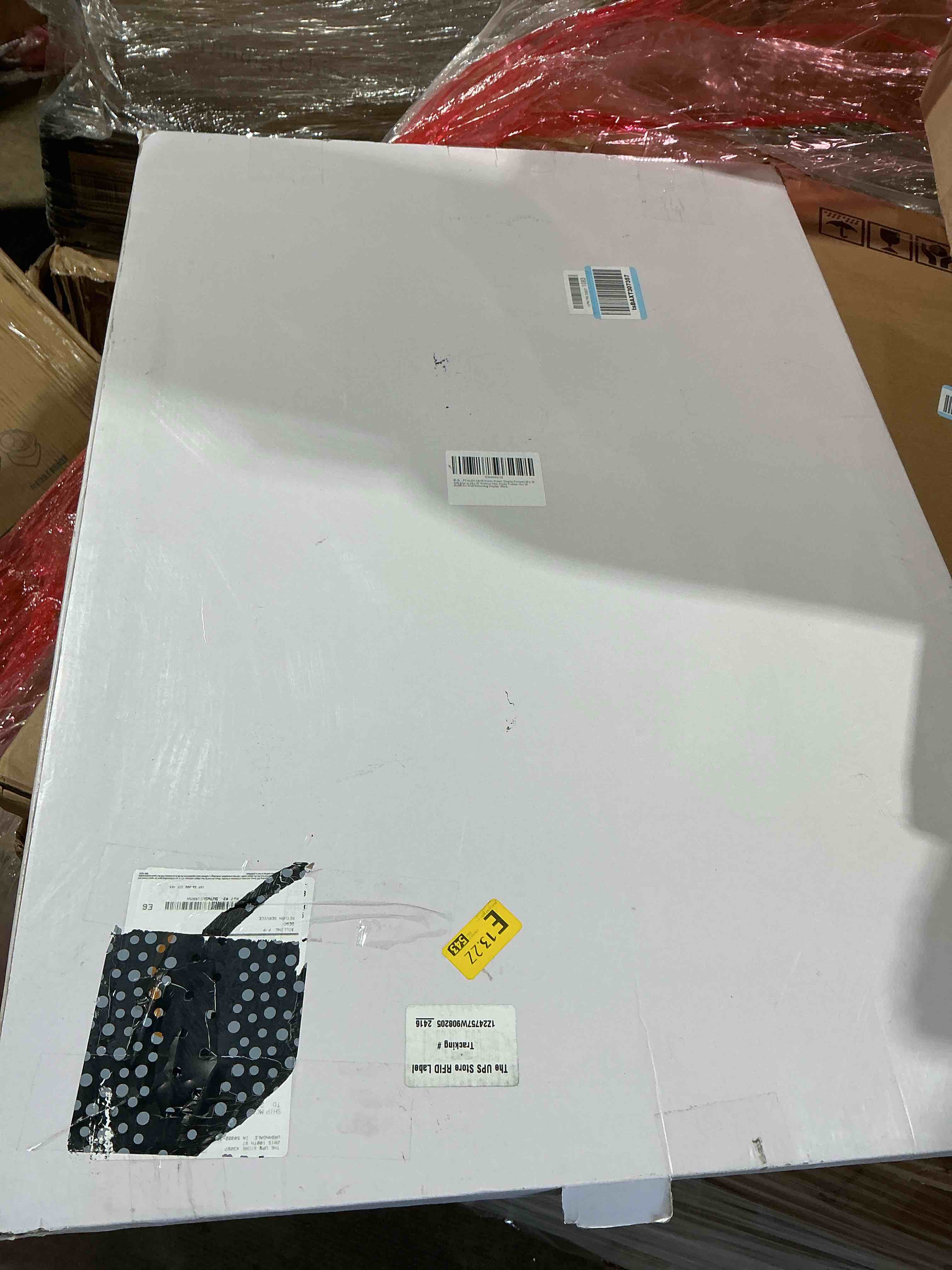 Condition photo showing Good Condition for pealsn 24x36 poster frame, display pictures 20 x 30 with mat or 24 x 36 without mat, poster frames 24 x 36 inches for wall mounting display, black. black 24x36