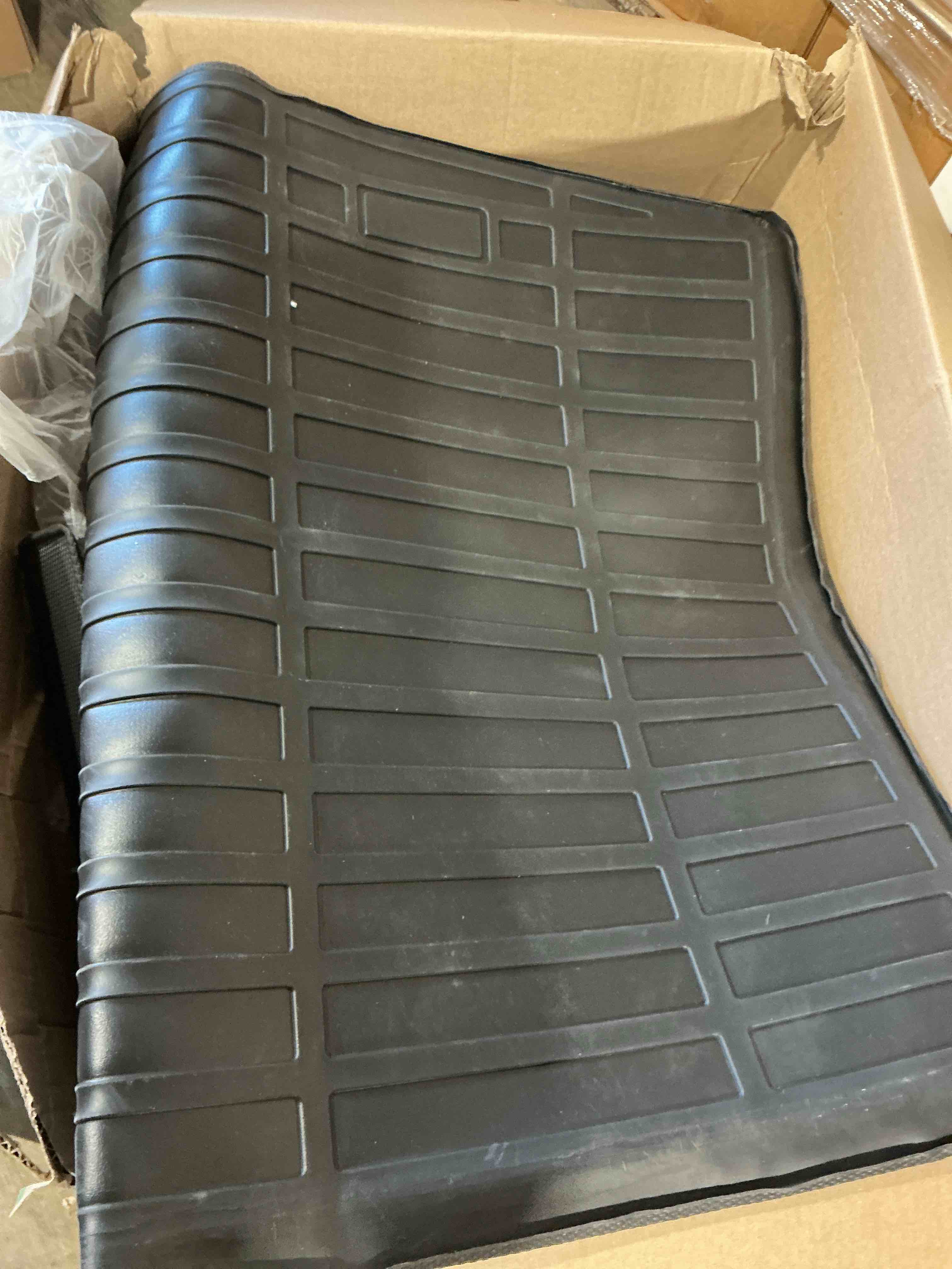 Condition photo showing Good Condition for floor mats cargo mat for 2021-2025 2026 jeep grand cherokee l w/captain chair (only for 6-seater w/o 2nd row armrest), all weather tpe trunk cargo liner car accessories (l | floor mats set) grand cherokee l | 2021-2026 | floor mats set