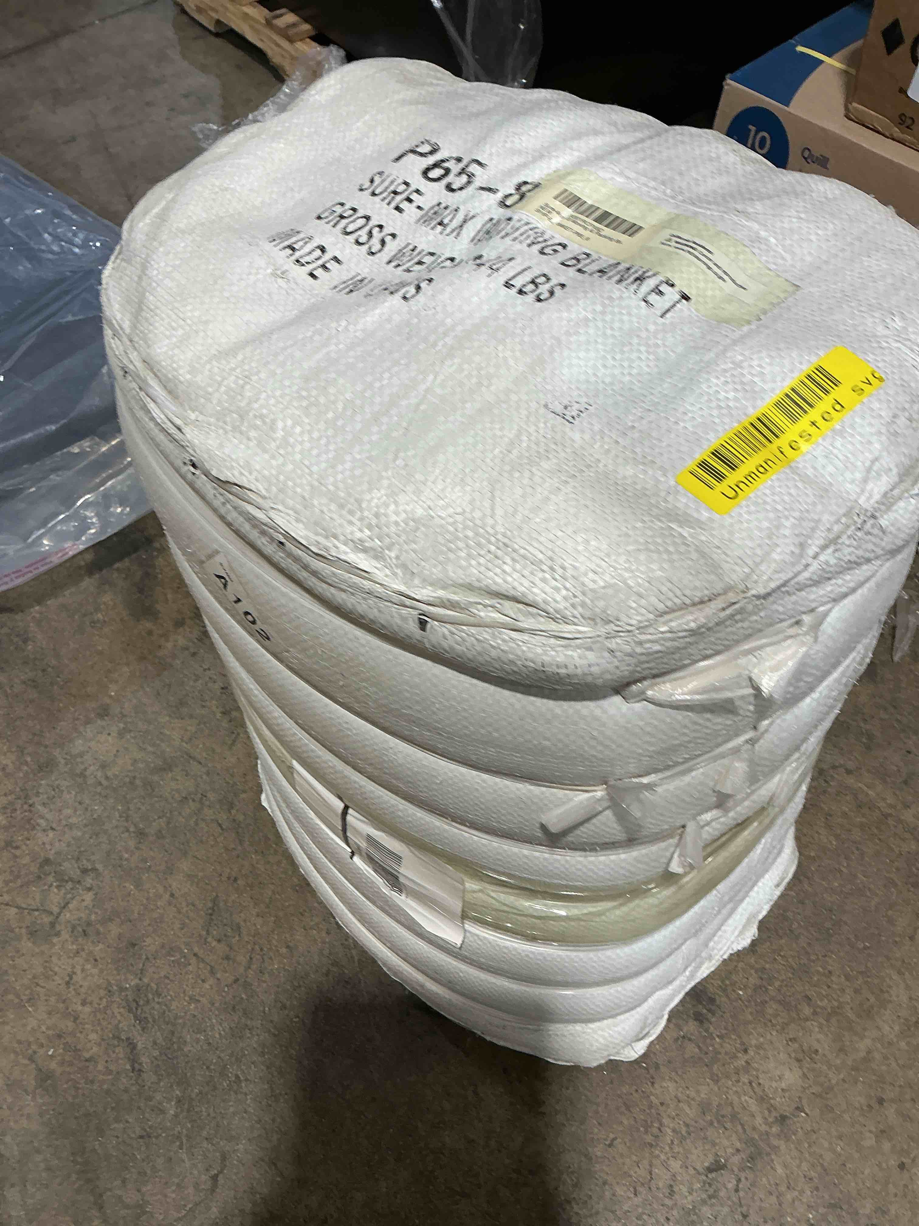 Condition photo showing New/Like New for sure-max 8 moving & packing blankets - deluxe pro - 80" x 72" (40 lb/dz weight) - professional quilted shipping furniture pads royal blue