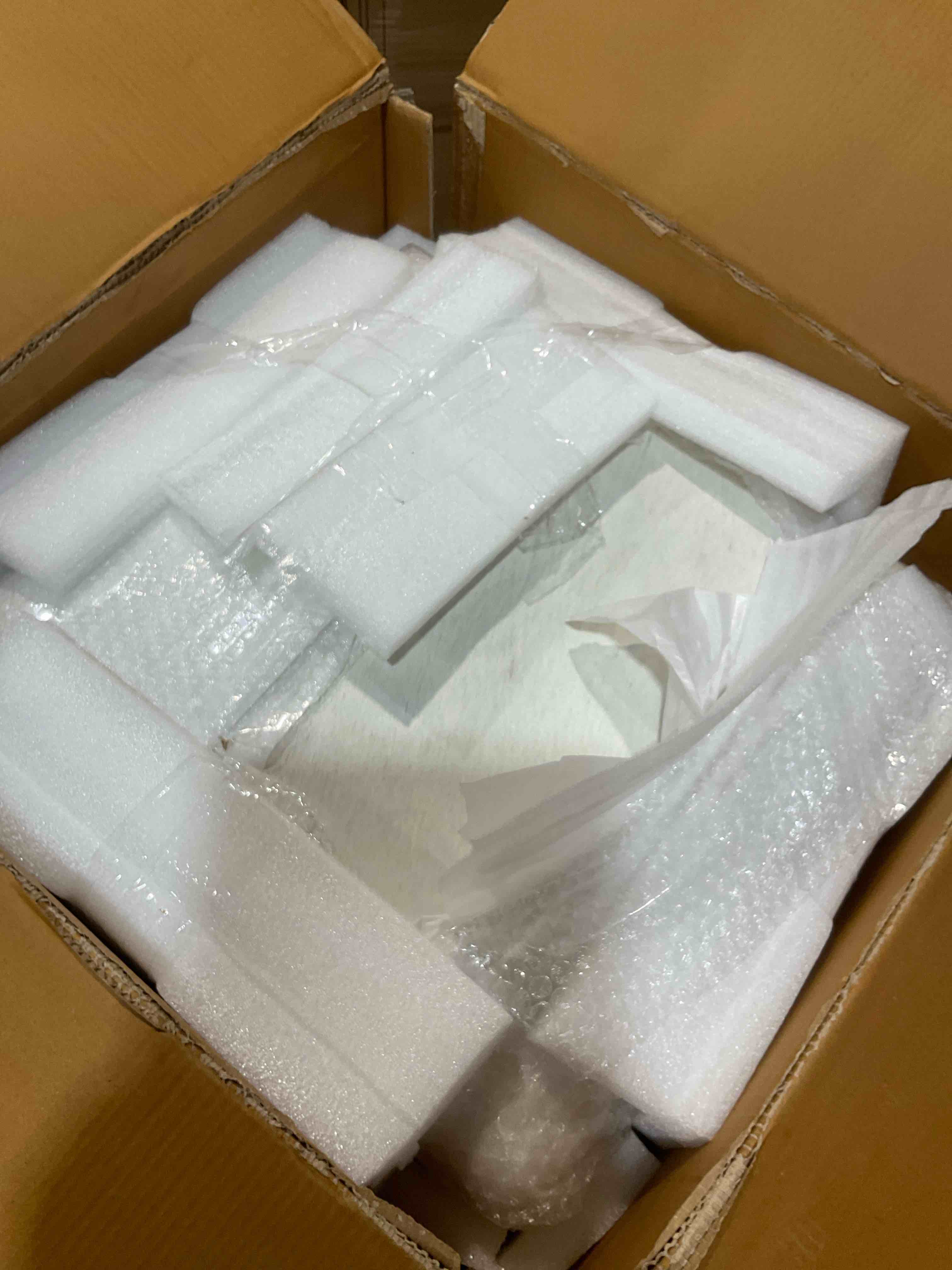 https://s3.amazonaws.com/lotting-images-prod/bidfta/GRA3883116_1779475415664.jpeg