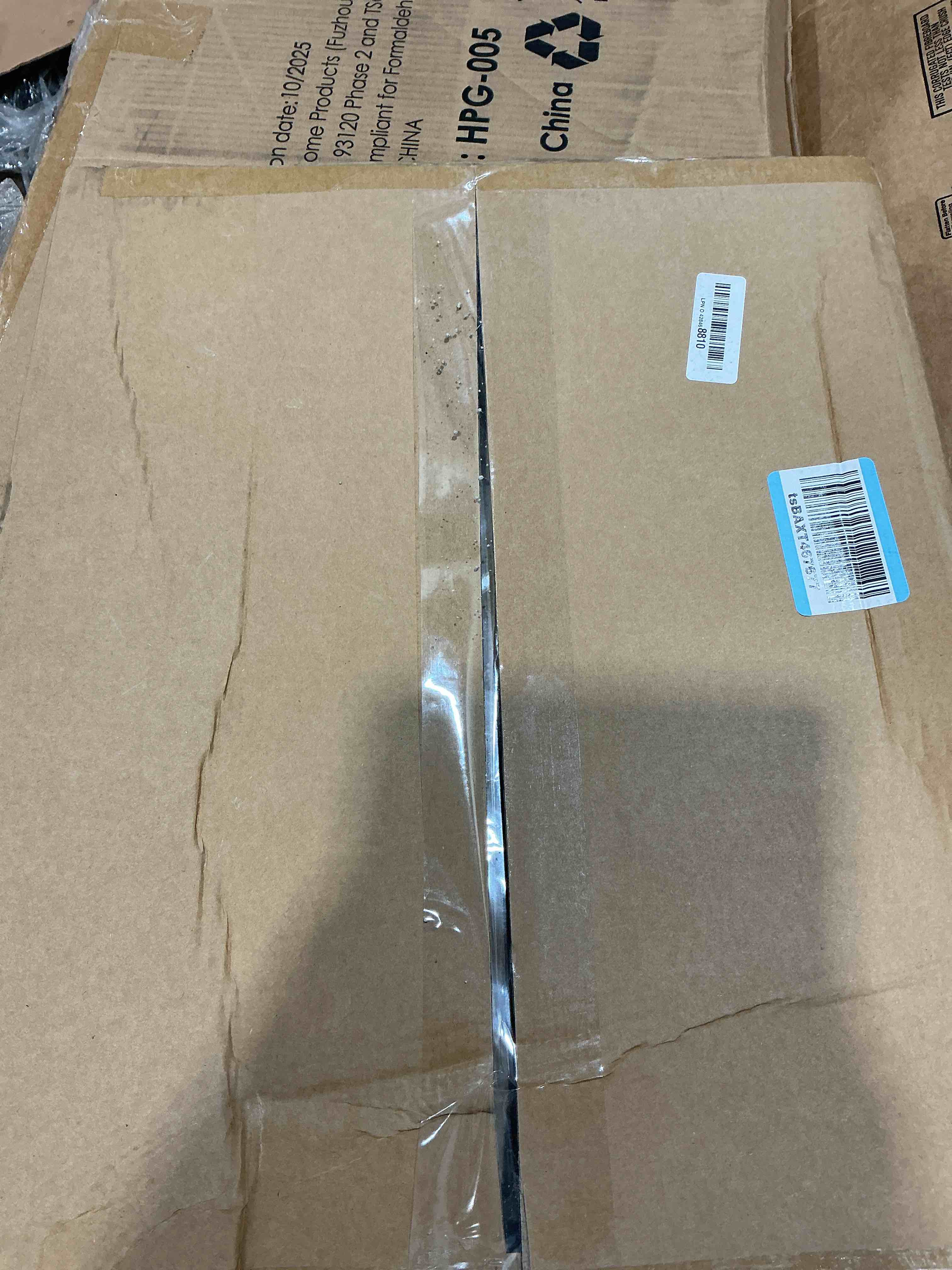 Condition photo showing Good Condition for abtgt 16x20 canvas floating frame with 0.9" deep, white floater frame for canvas paintings with adhesive, vertical or horizontal wall art frame for prints oil painting diamond decor, 1 pack. white 16x20