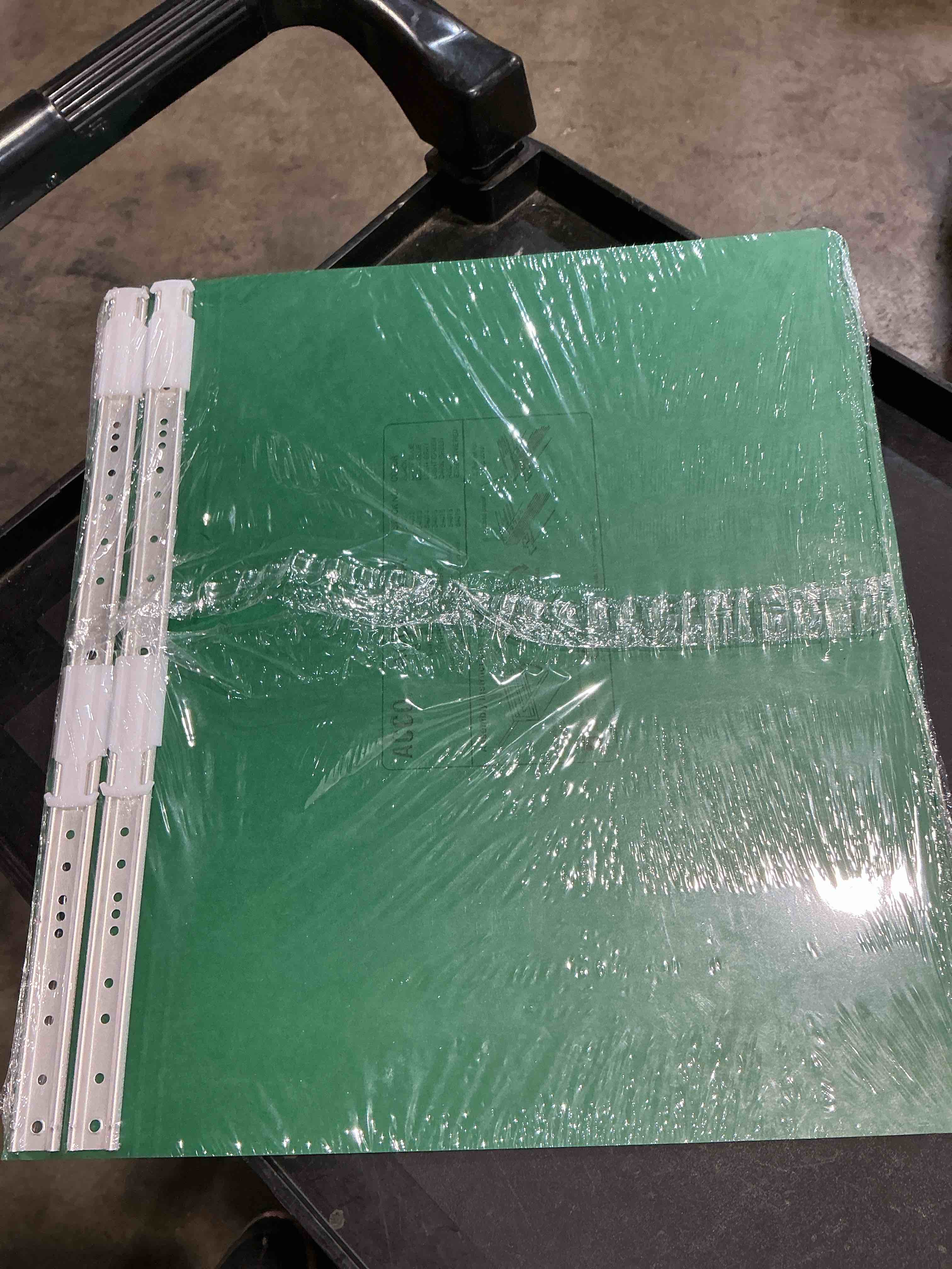 Condition photo showing Good Condition for acco presstex covers w/storage hooks 6 cap 14 7/8 x 11 dark green