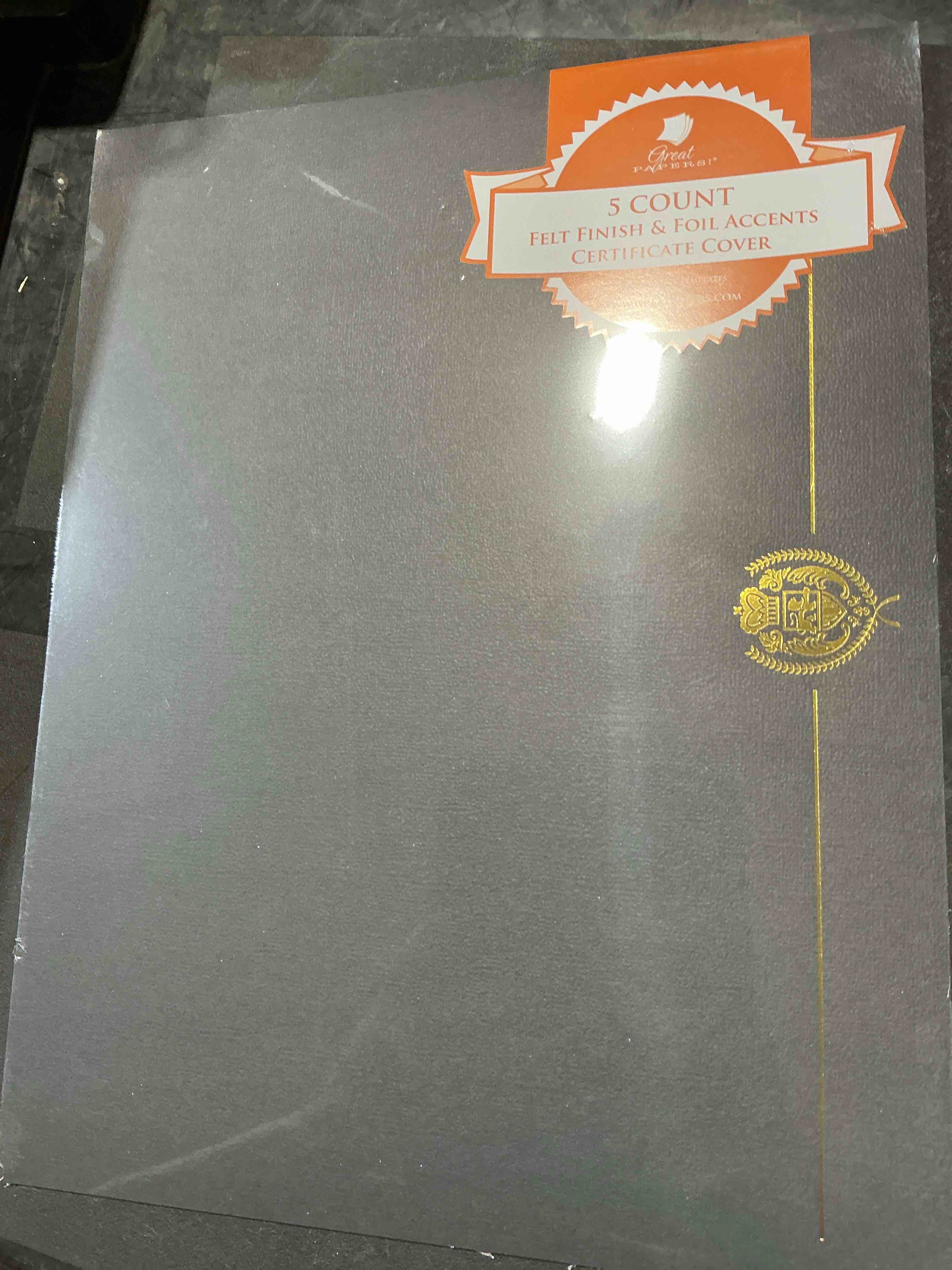 Condition photo showing New/Like New for masterpiece studios classic crest certificate holders 8.5 x 11 black 5/pack (903117)