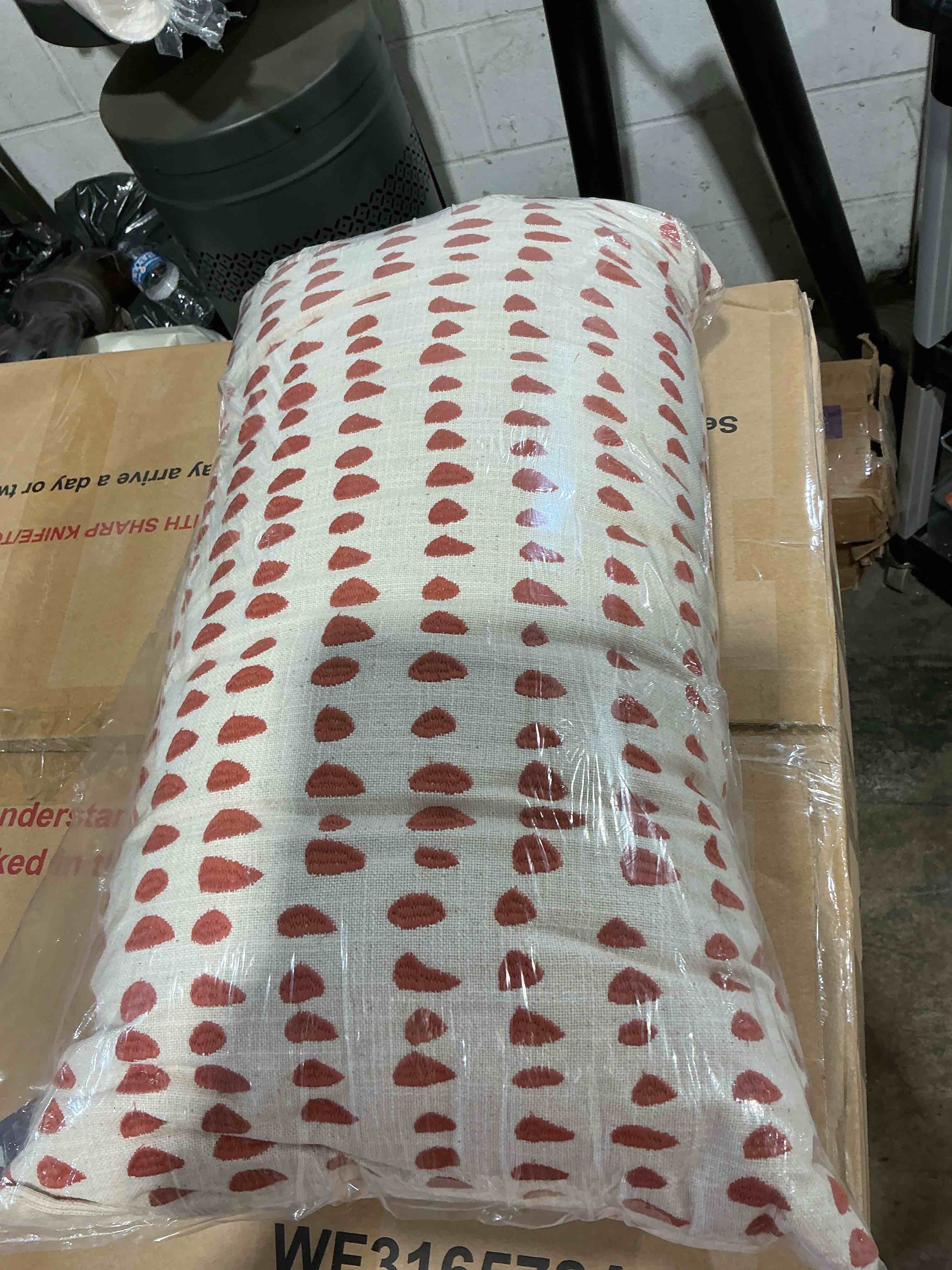 Condition photo showing New/Like New for rizzy home 14"x26" coral dotted lumbar throw pillow cover: hidden zipper, cotton, polka dots, abstract