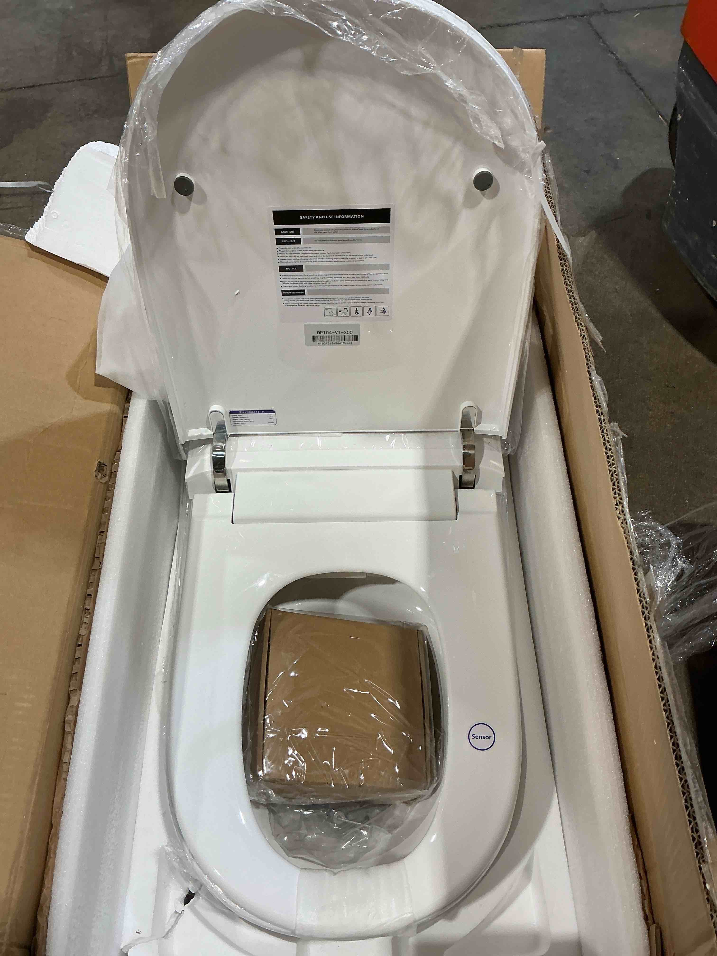 Condition photo showing New/Like New for woodbridge smart toilet, auto open/close lid, foot sensor, auto flush, heated seat, easy installation, without bidet,cht002
