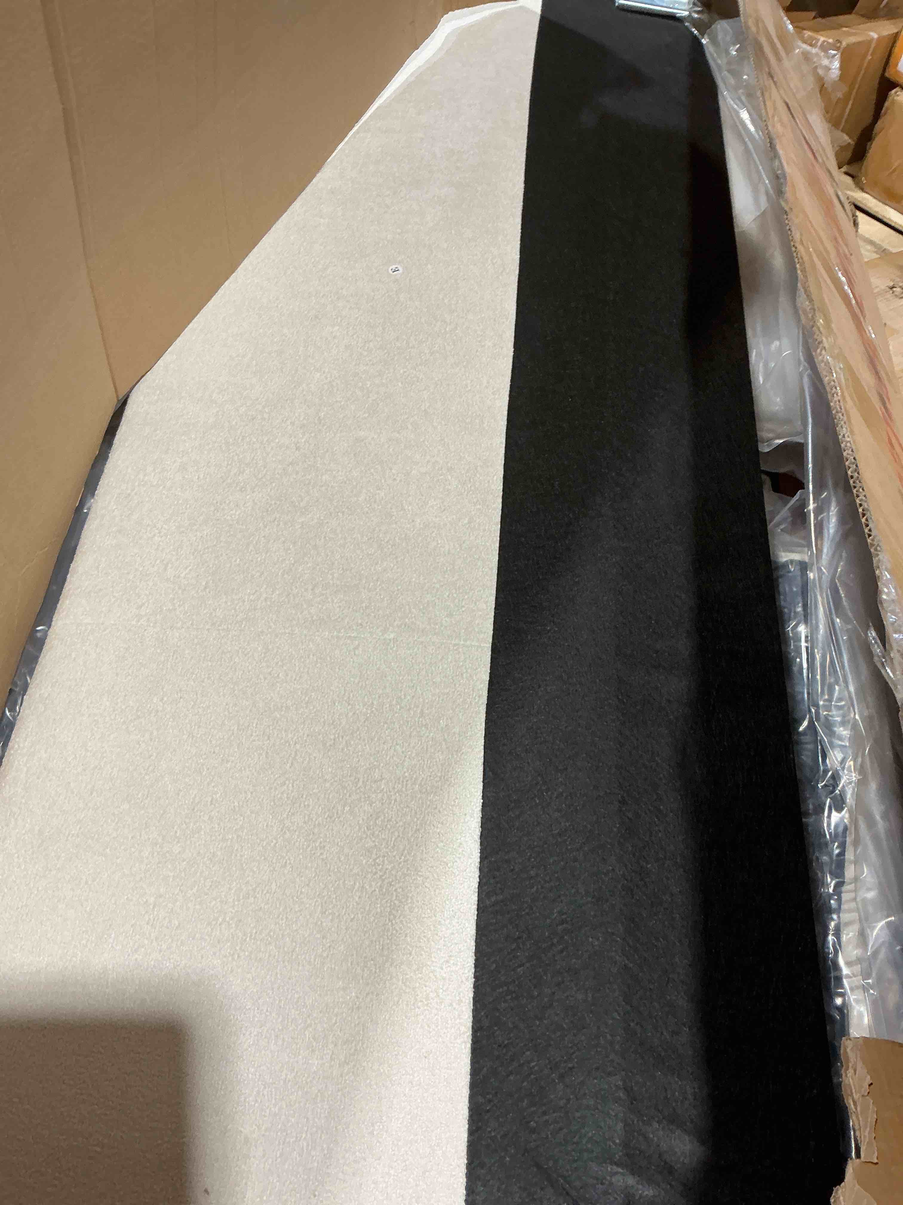 Condition photo showing Good Condition for engage right-facing upholstered fabric sectional sofa by modway