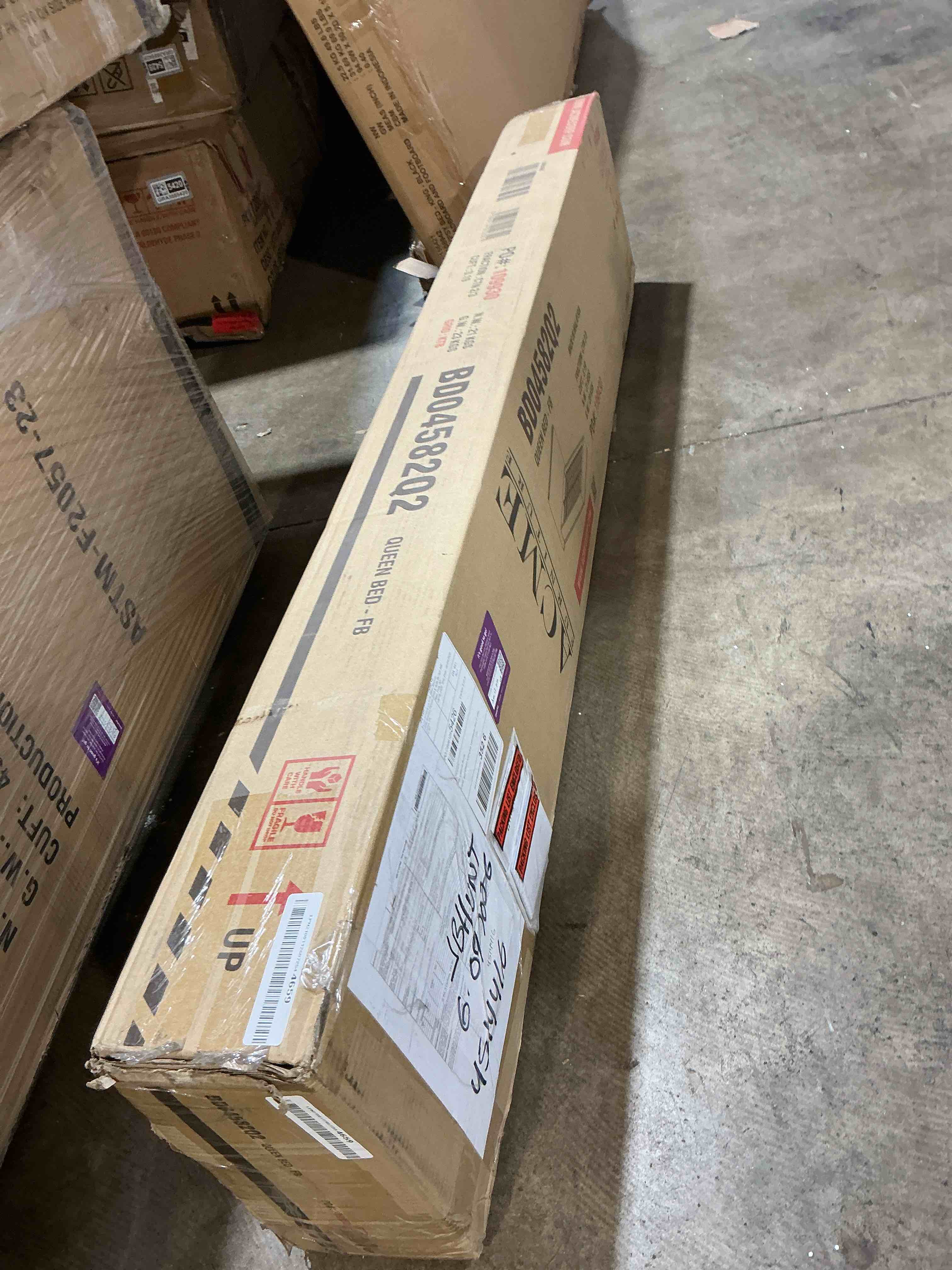 Condition photo showing New/Like New for acme furniture orane queen platform bed (foot board only)