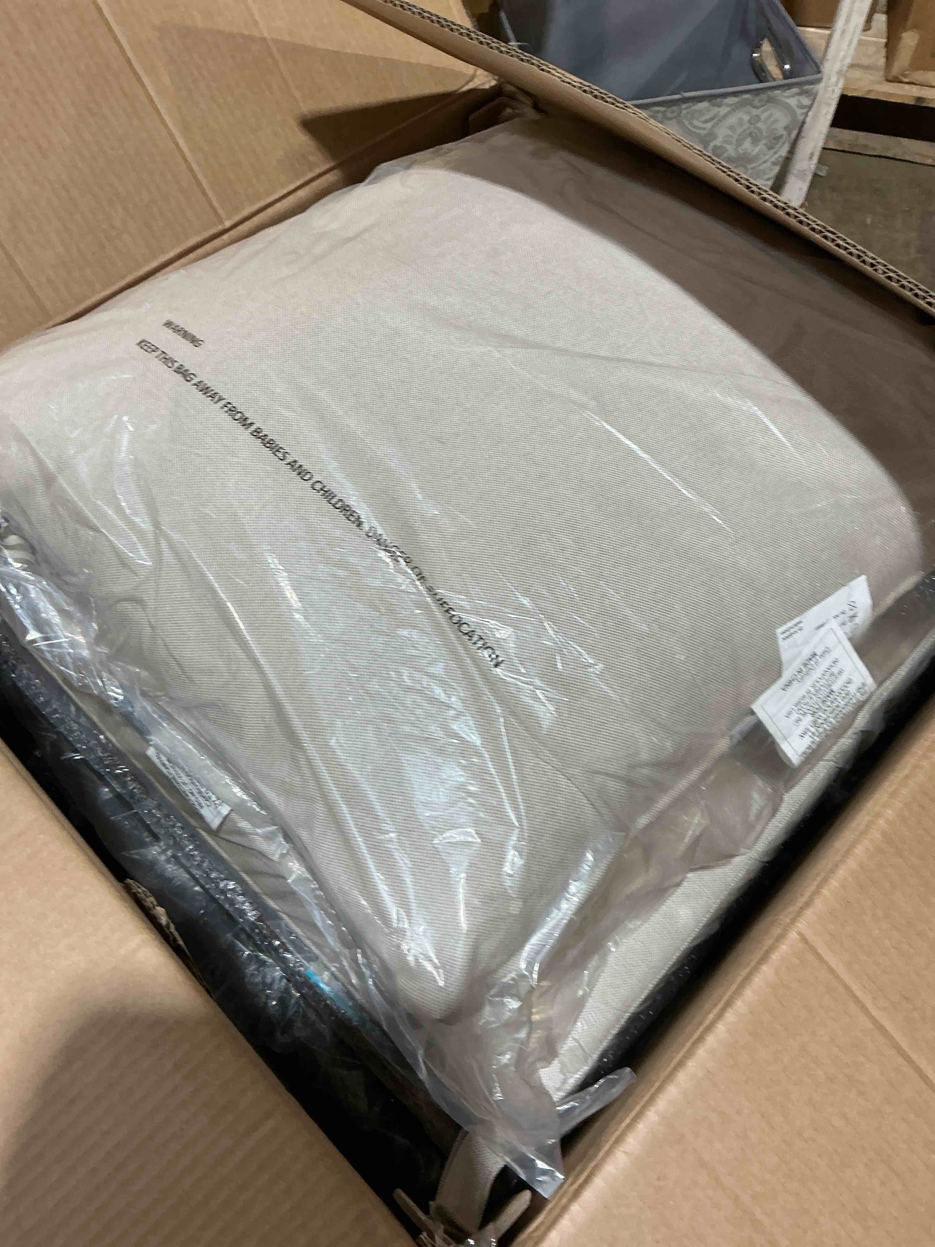 https://s3.amazonaws.com/lotting-images-prod/bidfta/GRA3885594_1785526084042.jpeg