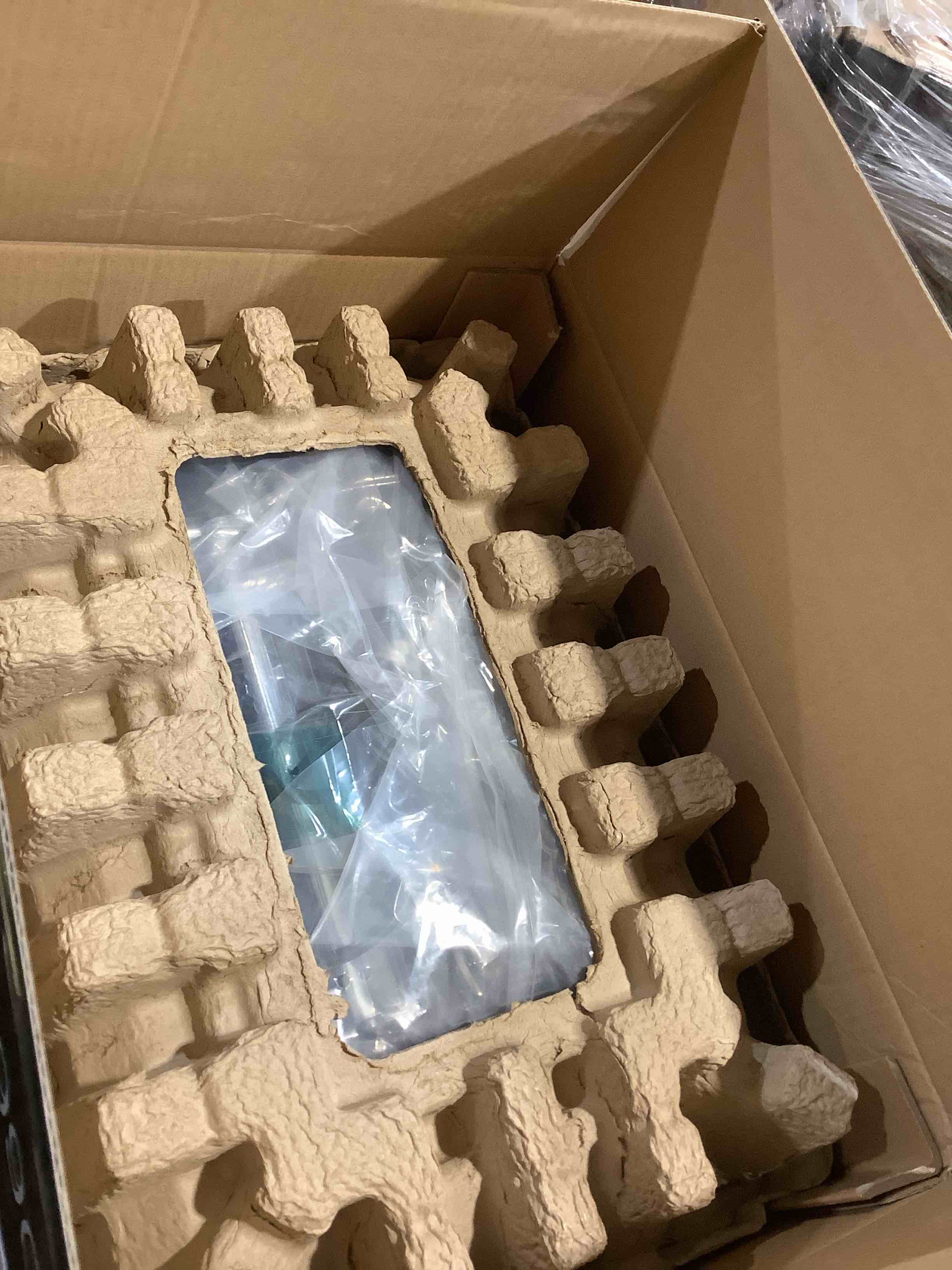 https://s3.amazonaws.com/lotting-images-prod/bidfta/GRA3886255_1780605433255.jpeg