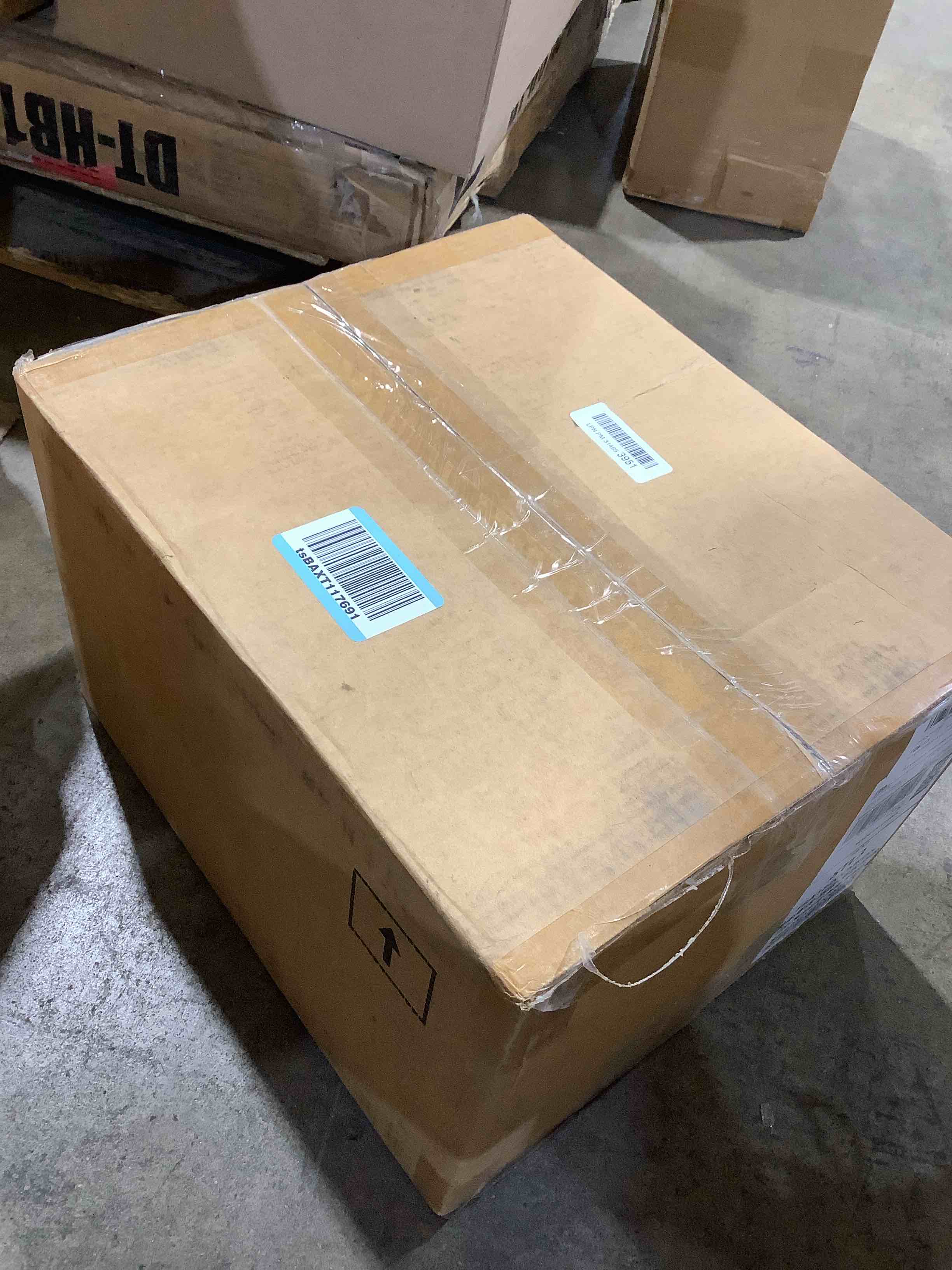 https://s3.amazonaws.com/lotting-images-prod/bidfta/GRA3886491_1781709155248.jpeg