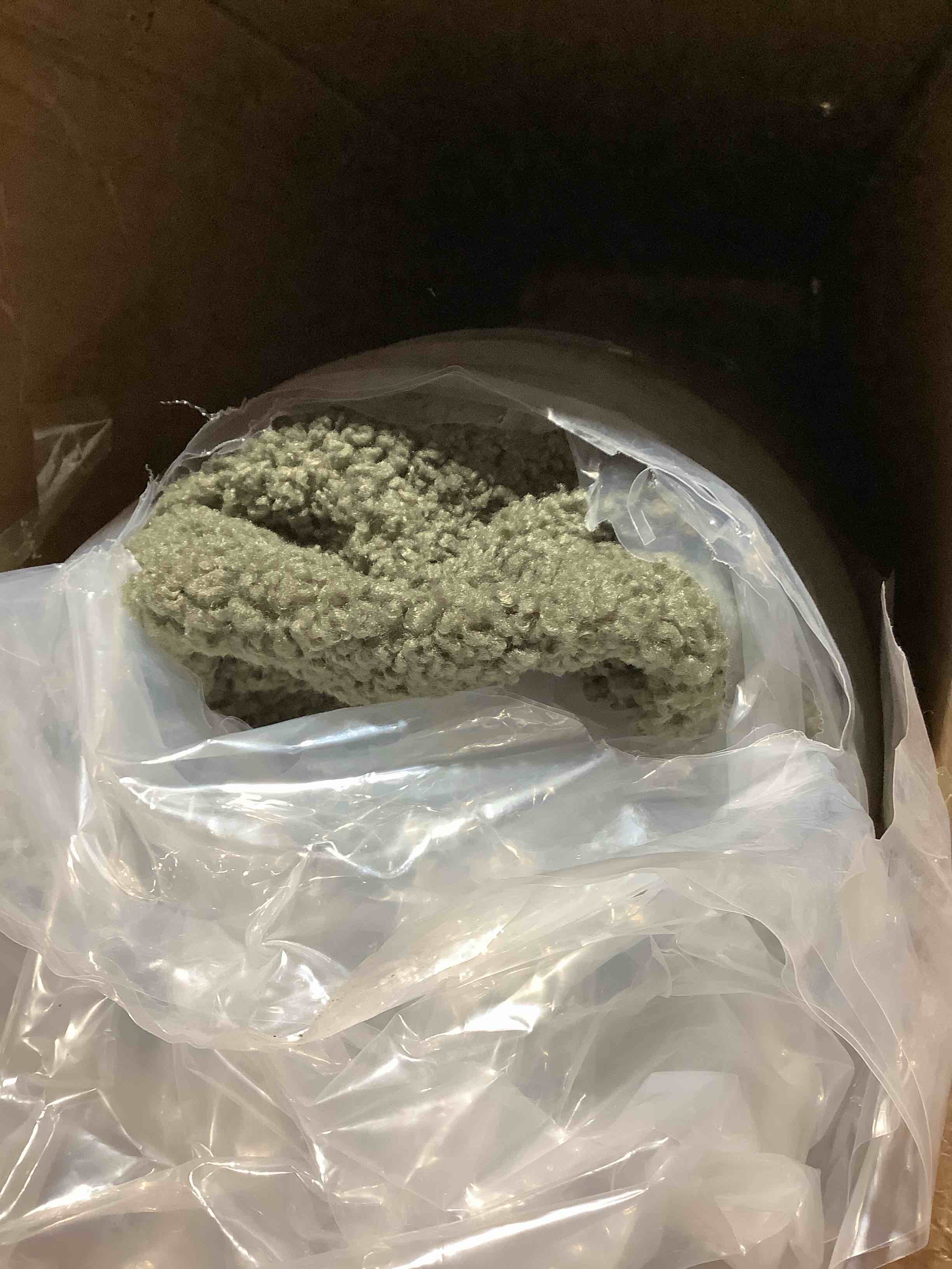 Condition photo showing New/Like New for curved modular single sofa chair 33" foam boneless sherpa couch sf62-mfgn-a01a 