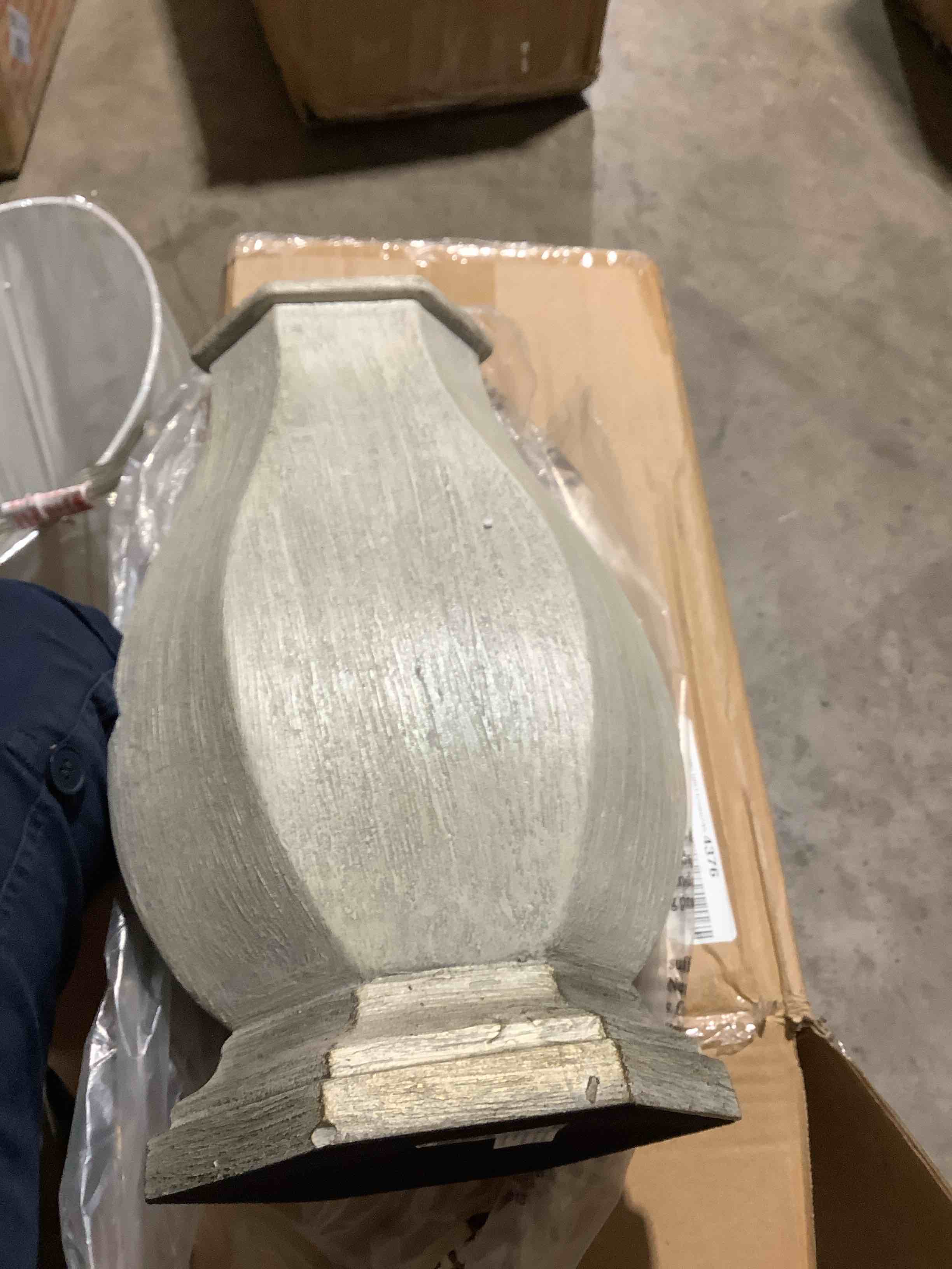 Condition photo showing Good Condition for stylecraft traditional table lamp