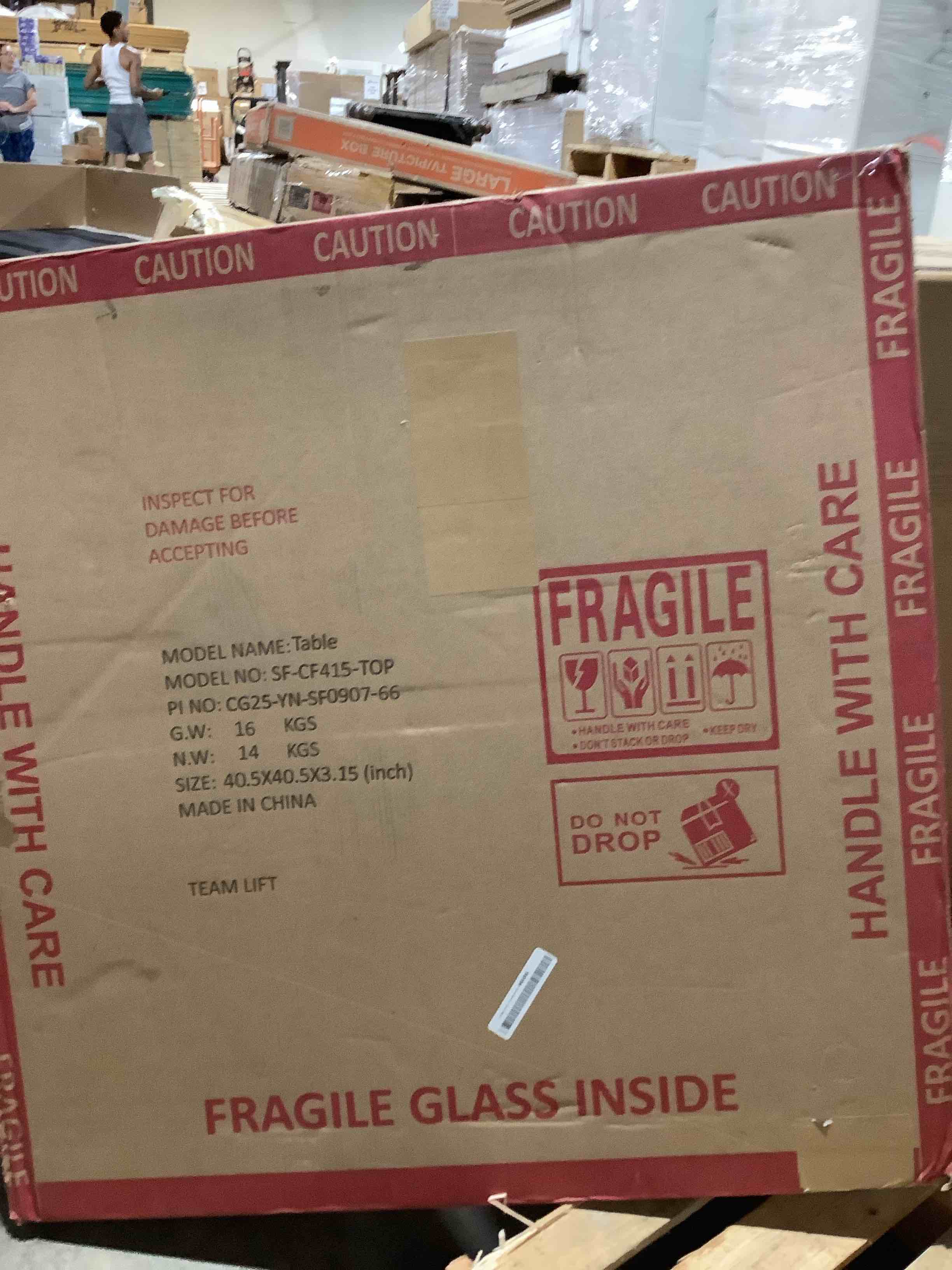 Condition photo showing Good Condition for 36? round white marble table top only