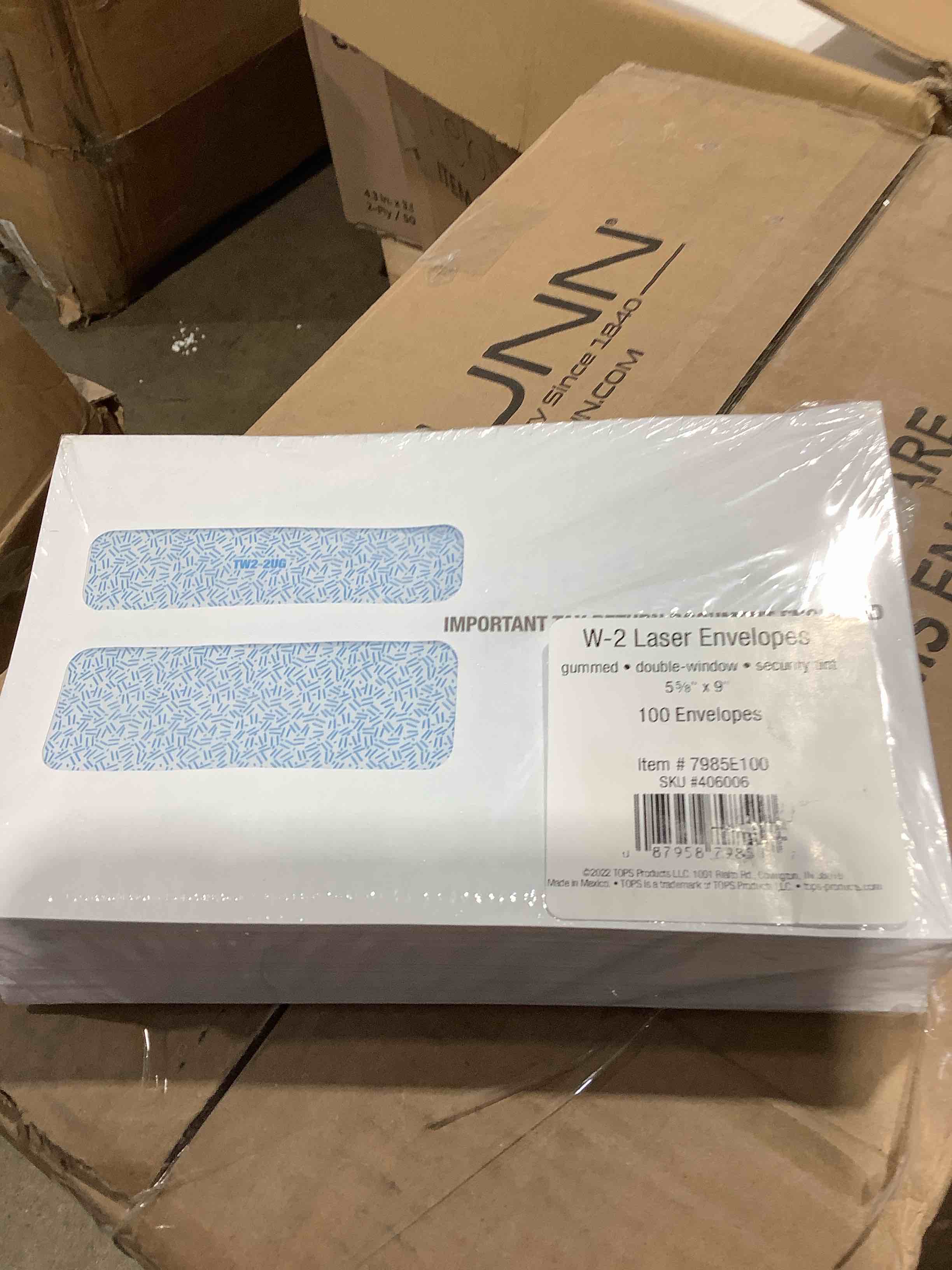 Condition photo showing New/Like New for tops w-2 laser double window envelope 5.63 x 9 white 100/pack 7985e100