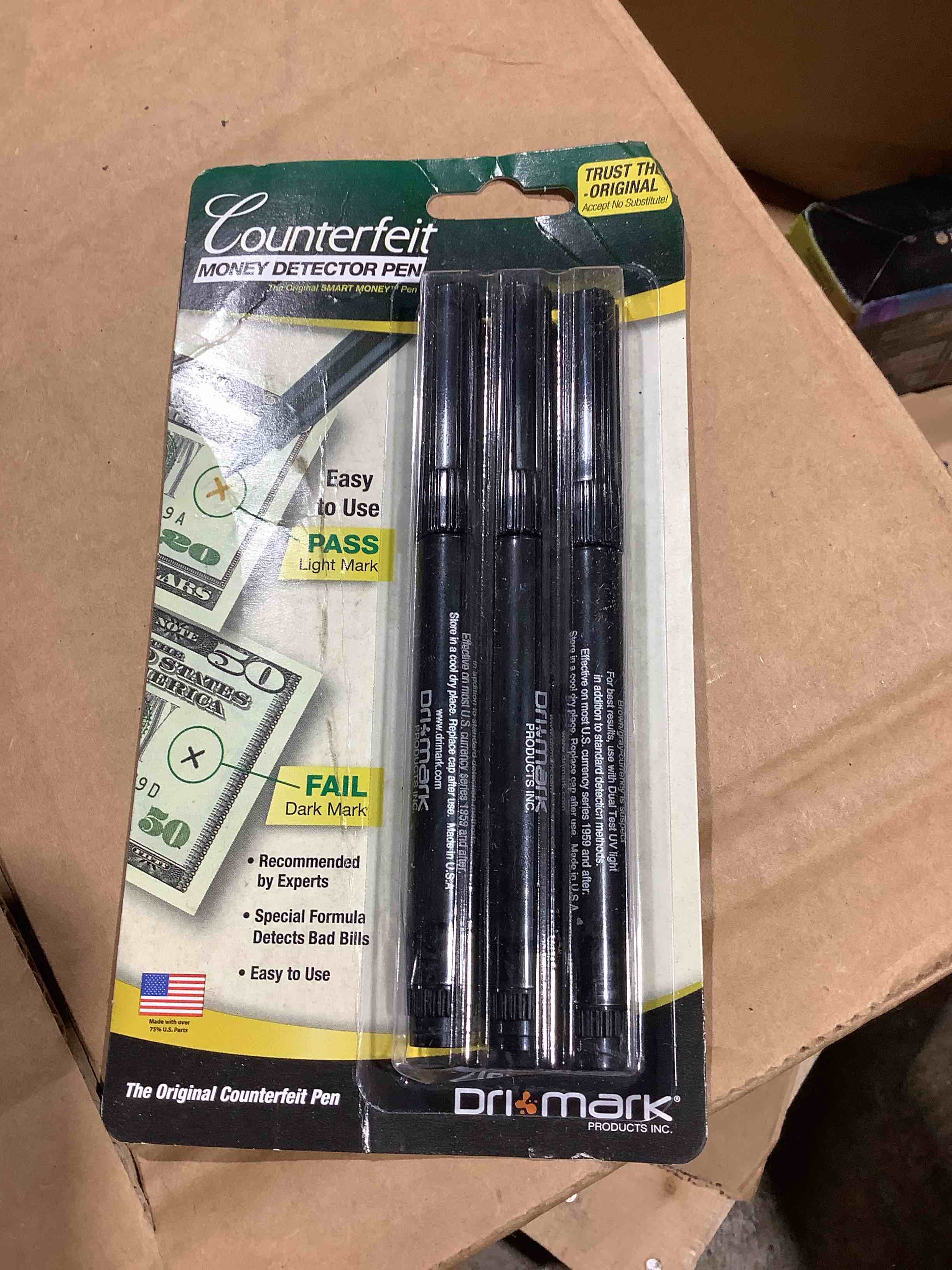 Condition photo showing New/Like New for dri mark dri3513b counterfeit detector pens 3 / pack black