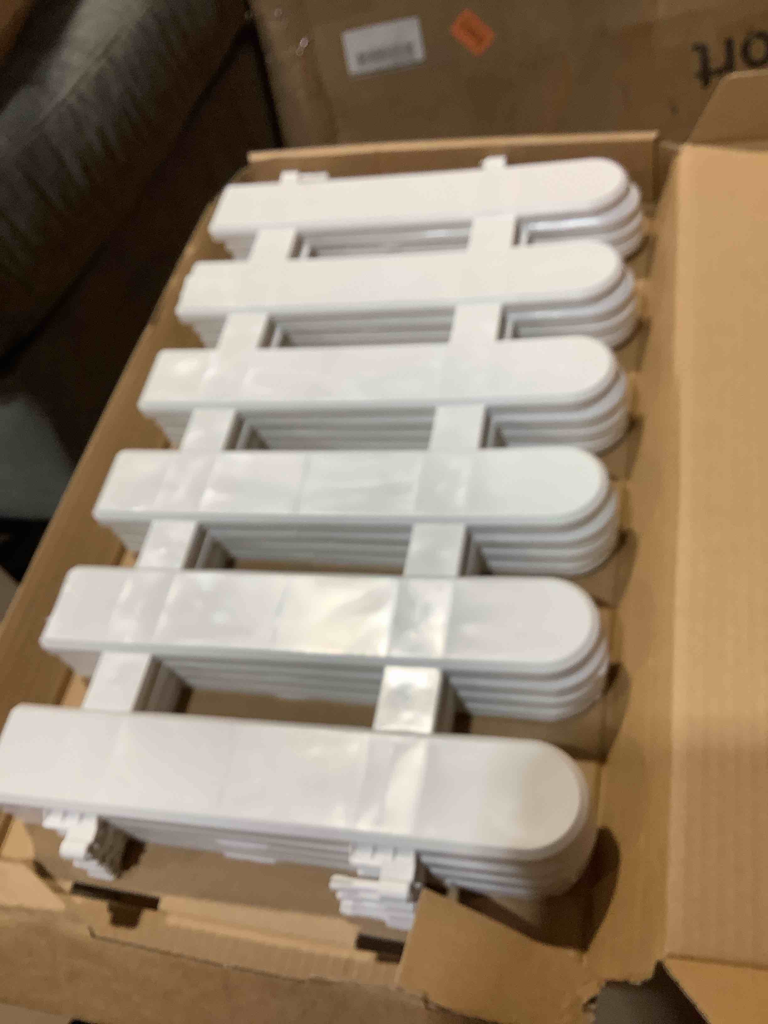 Condition photo showing New/Like New for guan 4 pcs only white plastic picket fence, christmas xmas tree wedding party decoration, miniature home garden border grass lawn edge fence (one pack is 6.5 ft in total)