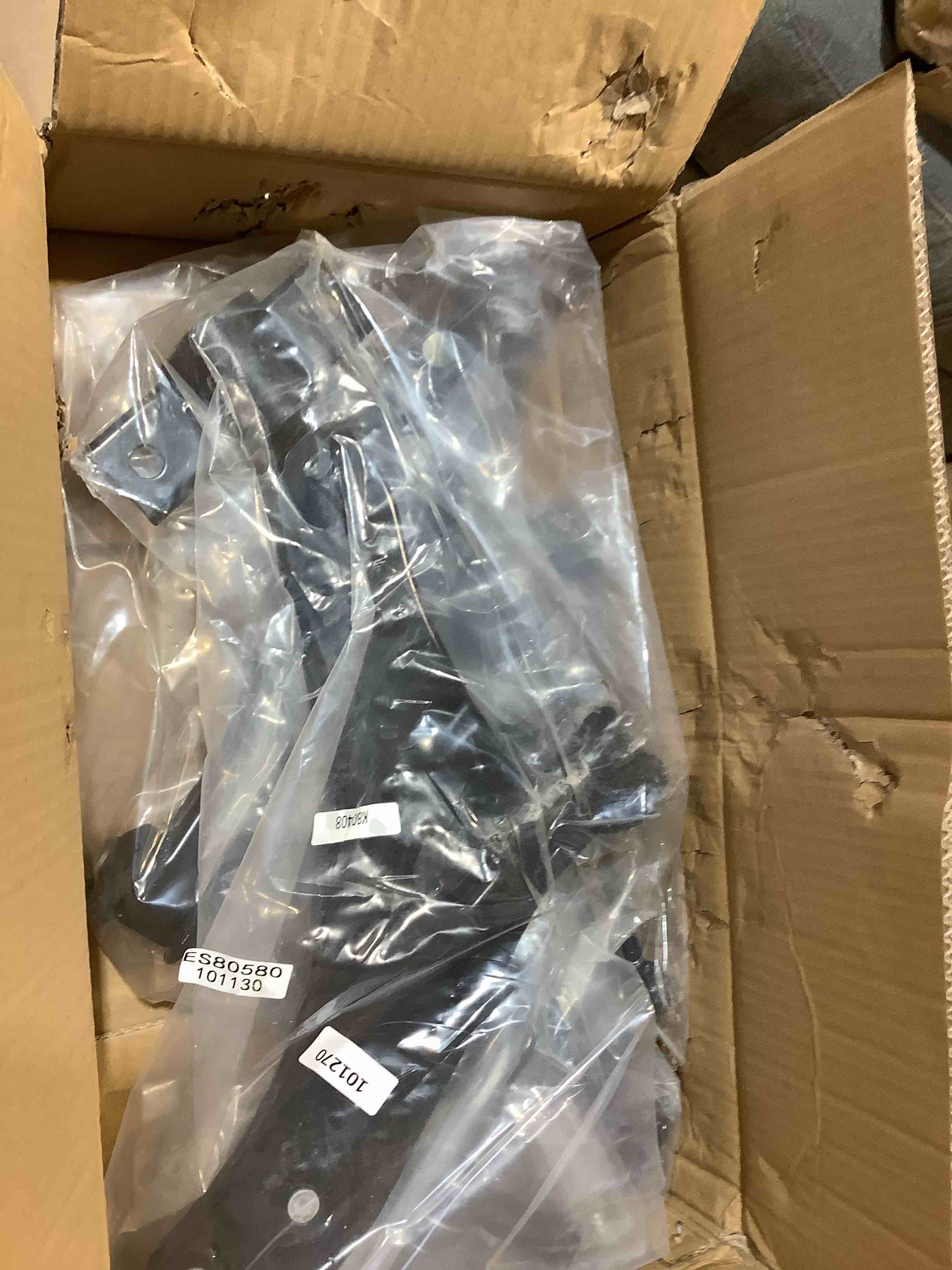 Condition photo showing New/Like New for scitoo 8pcs front suspension kit lower control arm w/ball joint inner outer tie rod end stabilizer sway bar link fit 2006-2011 for ford focus k80408 k80407