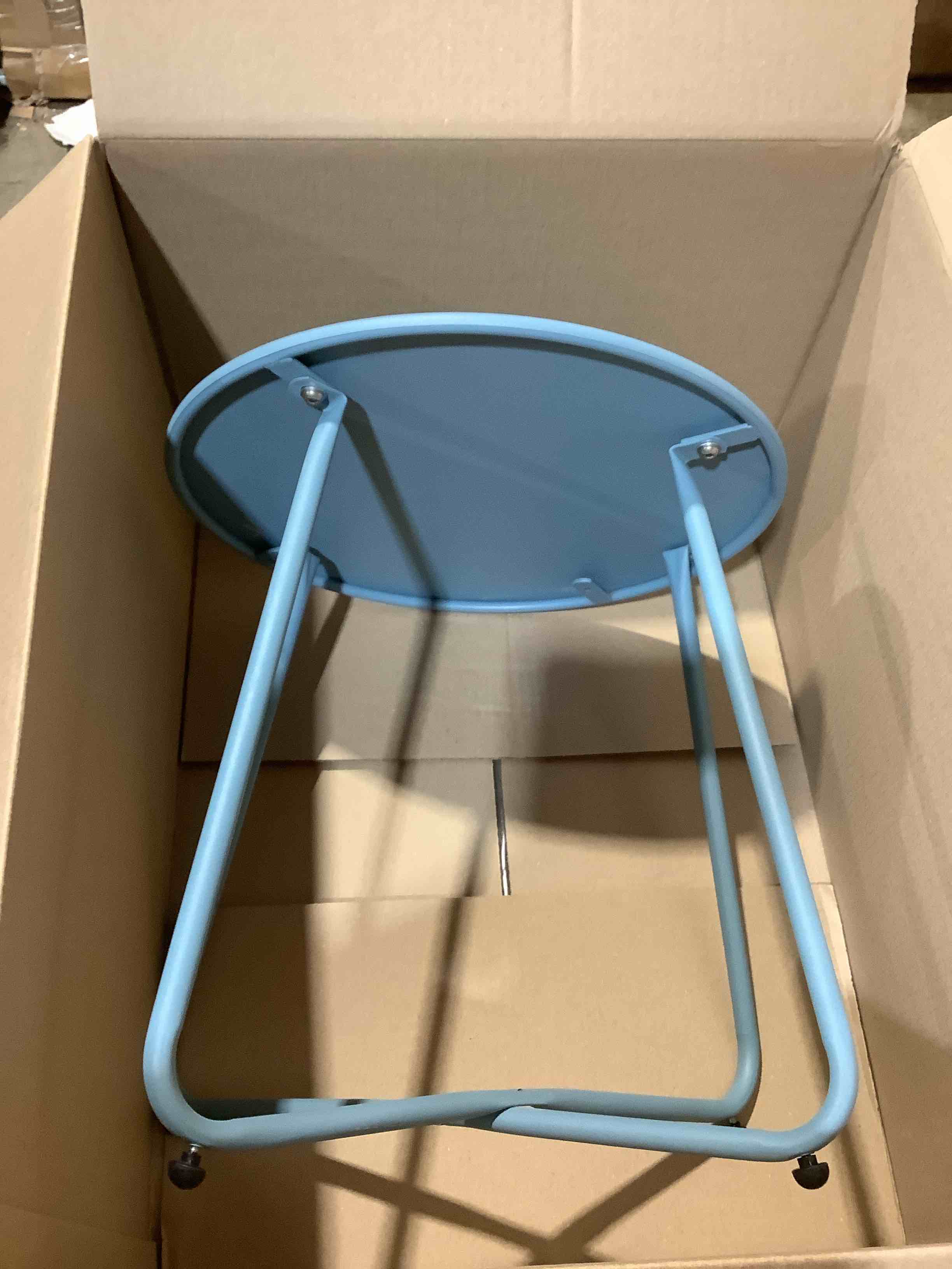 Condition photo showing Good Condition for patio outdoor blue round metal side table