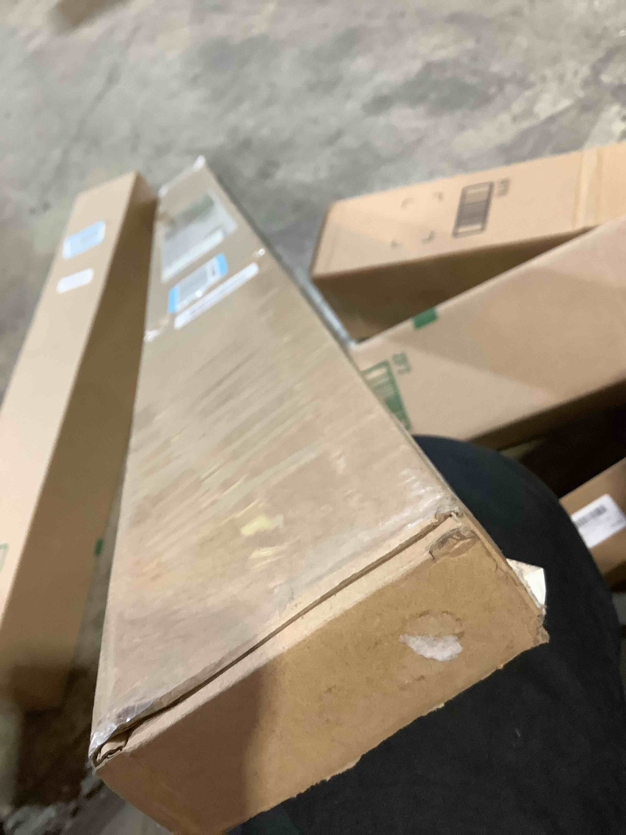 https://s3.amazonaws.com/lotting-images-prod/bidfta/GRA3889628_1781629663830.jpeg