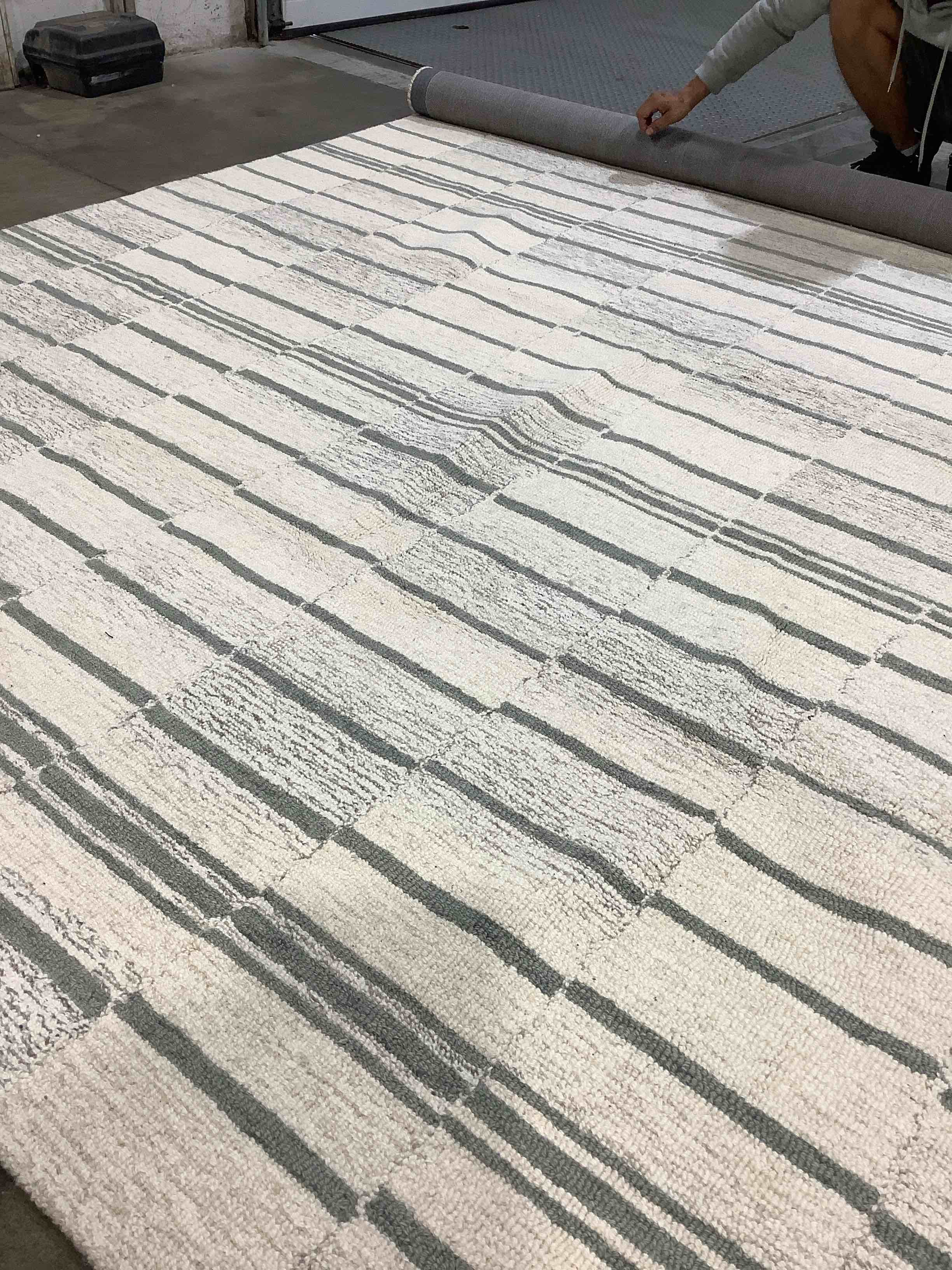 YOU NEED RUGS? CRDEALS WAYCROSS HAS RUGS!