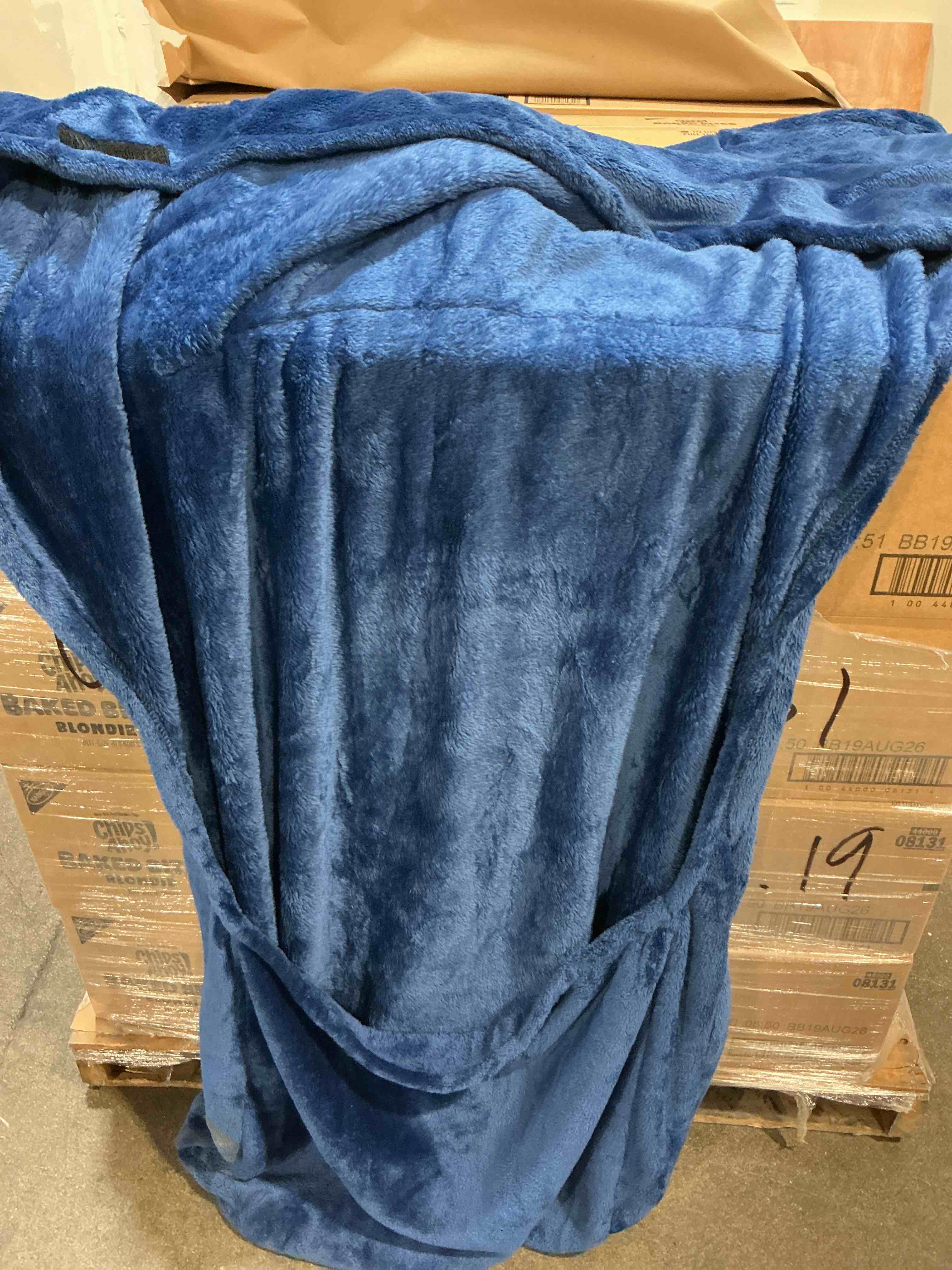 Condition photo showing Good Condition for ezrallora giant plush fleece lightweight foot pocket blanket -patent pending- premium gifts for men who wants nothing - cool gamer gift for men who have everything (fleece, velvet blue)