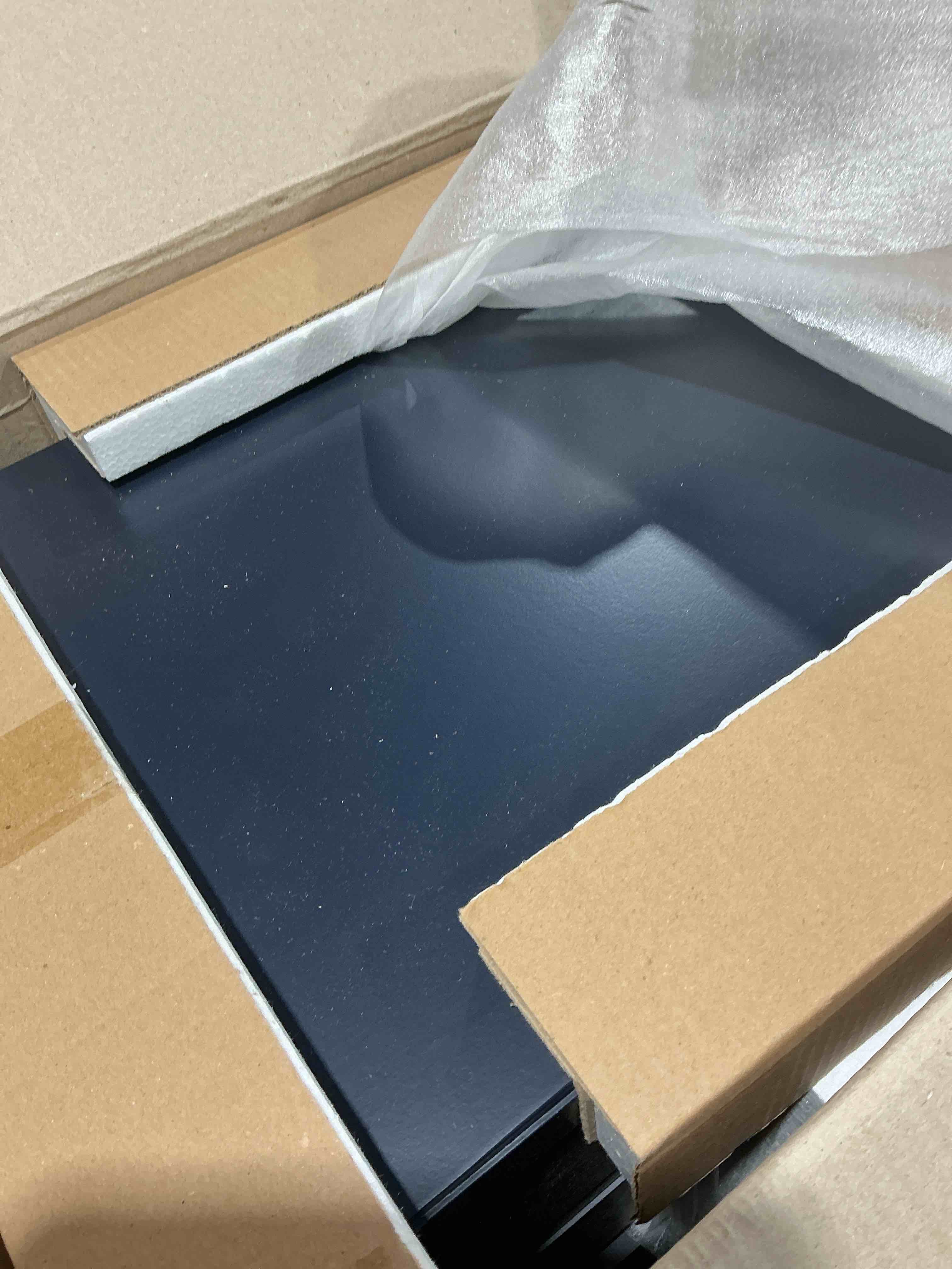 Condition photo showing Good Condition for jean navy acacia side table