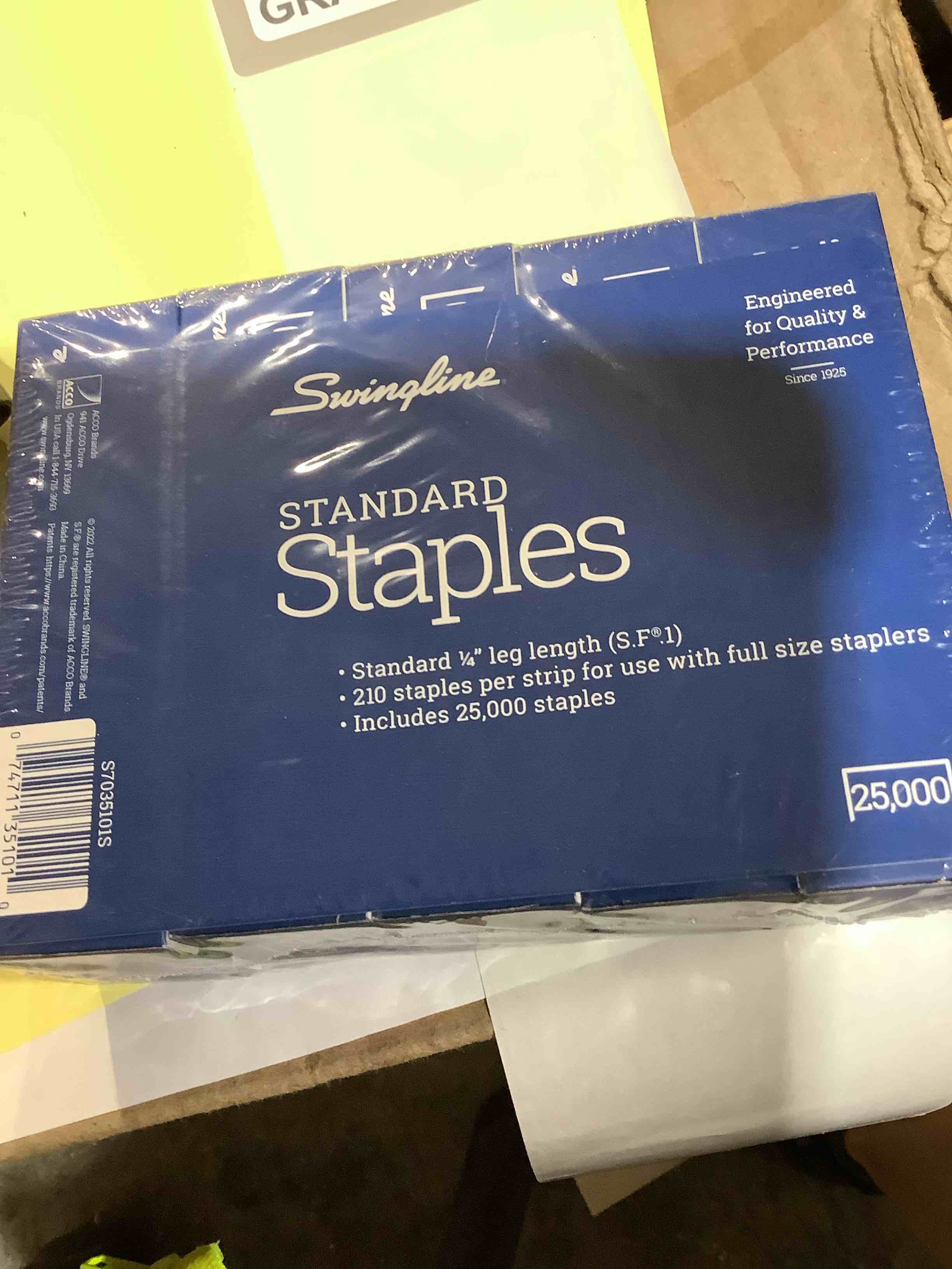 Condition photo showing New/Like New for swingline standard staples 1/4 length 5 000 per box 5 box pack (s7035101)
