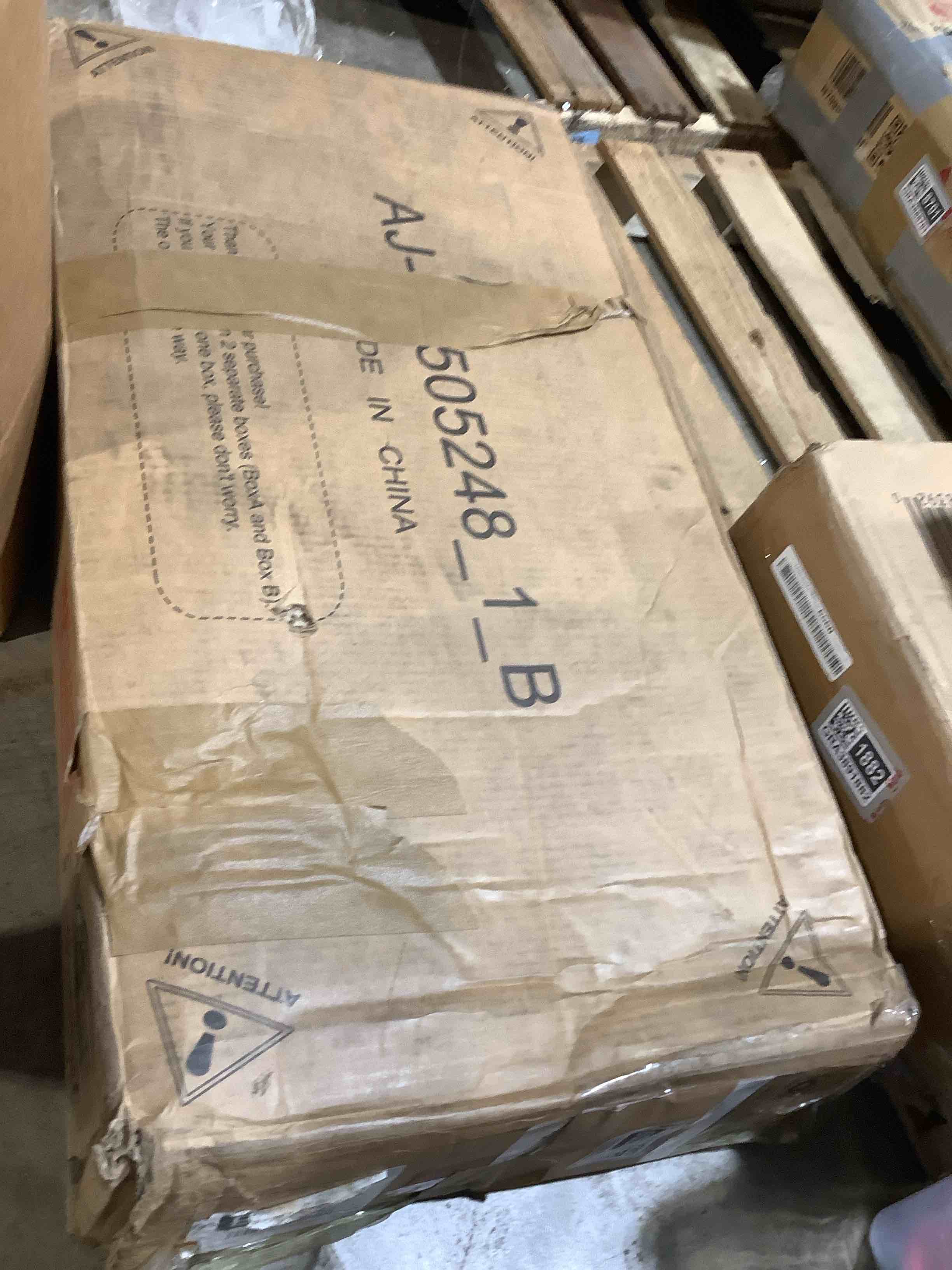 https://s3.amazonaws.com/lotting-images-prod/bidfta/GRA3891879_1788359368497.jpeg