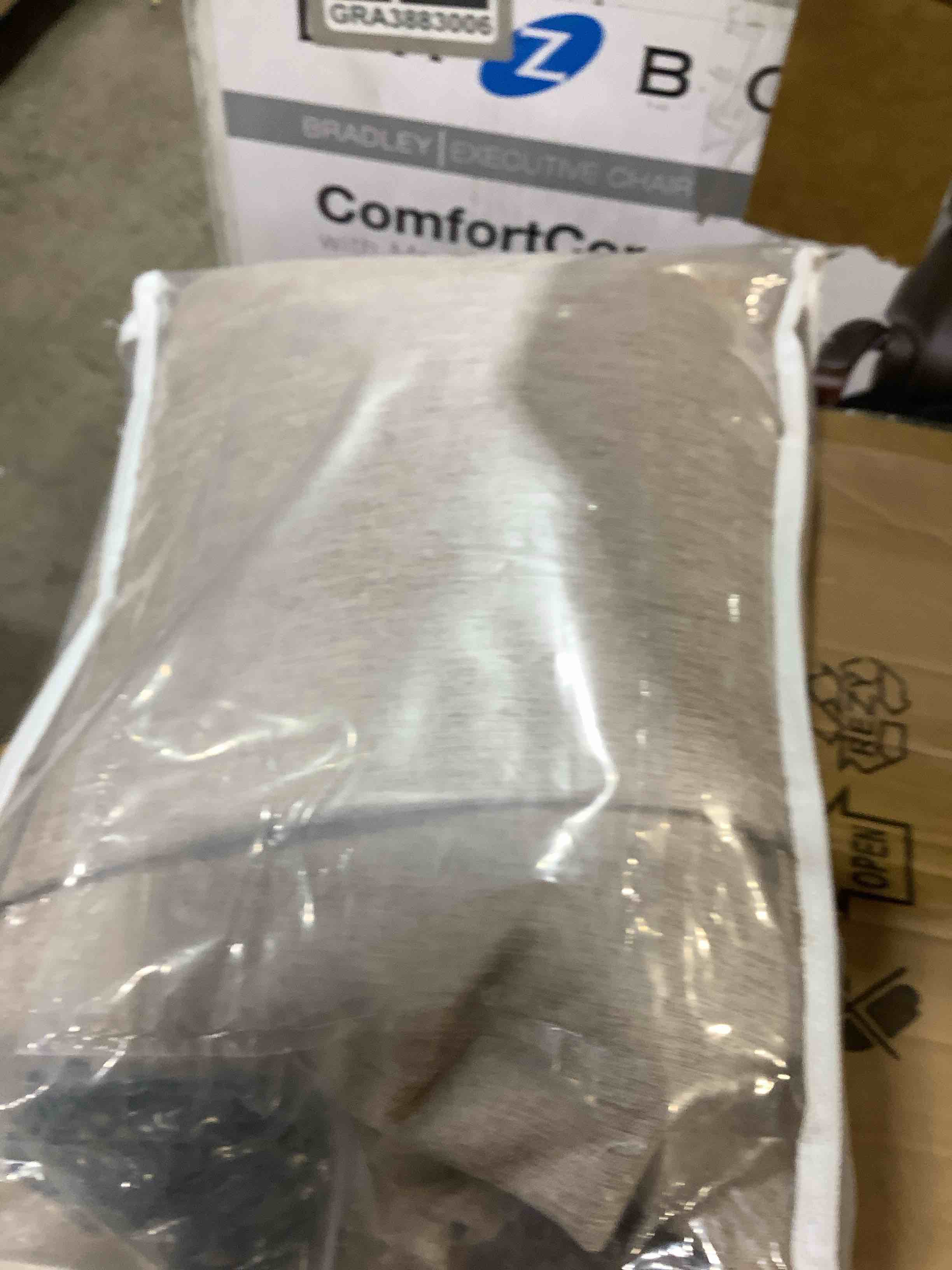 Condition photo showing New/Like New for set of 2 tan hanging window curtains