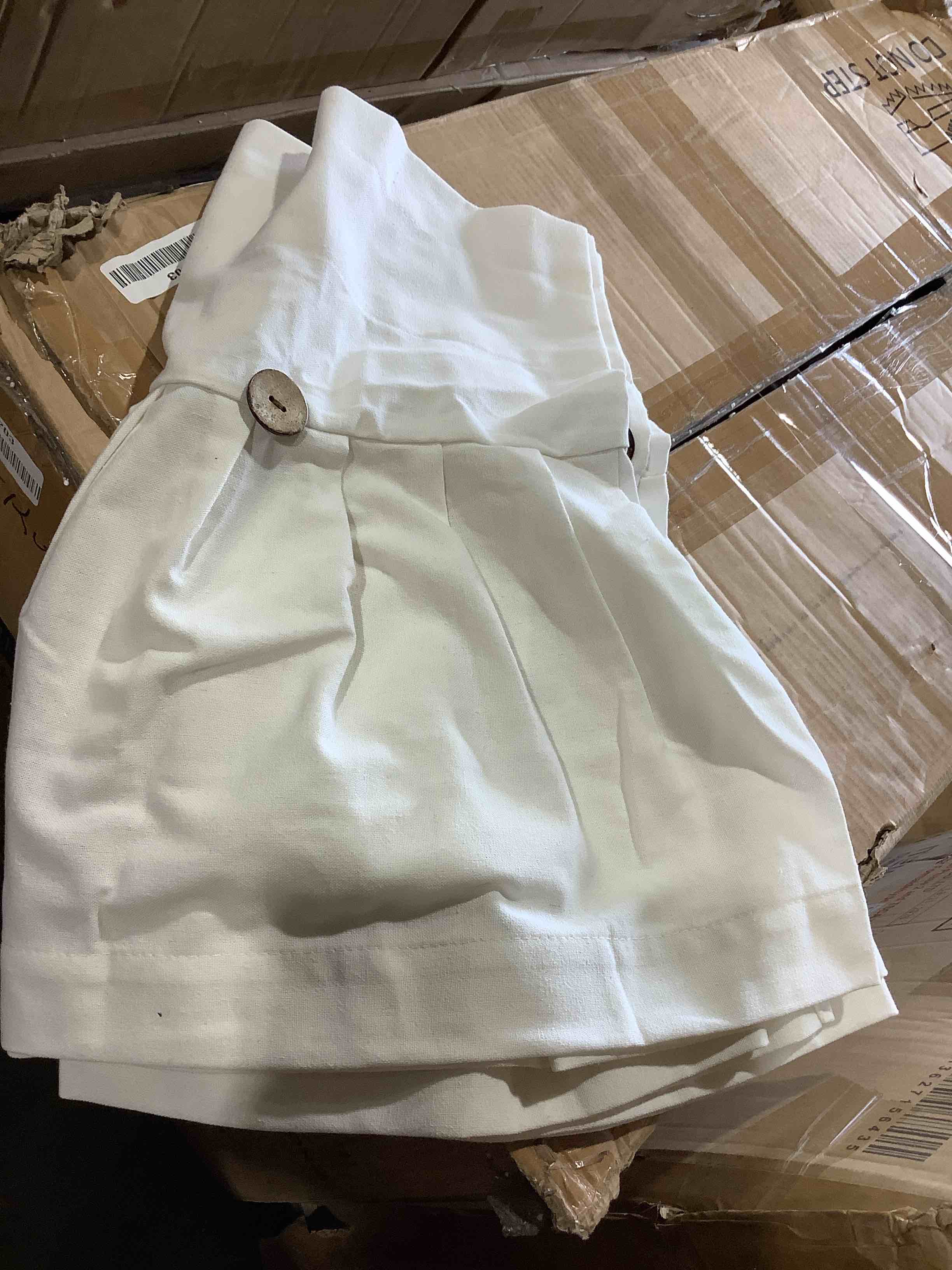 Condition photo showing New/Like New for lush decor linen button farmhouse valance curtians 52"w x 18"l off white - linen valances for windows - kitchen curtains valances - bathroom curtain