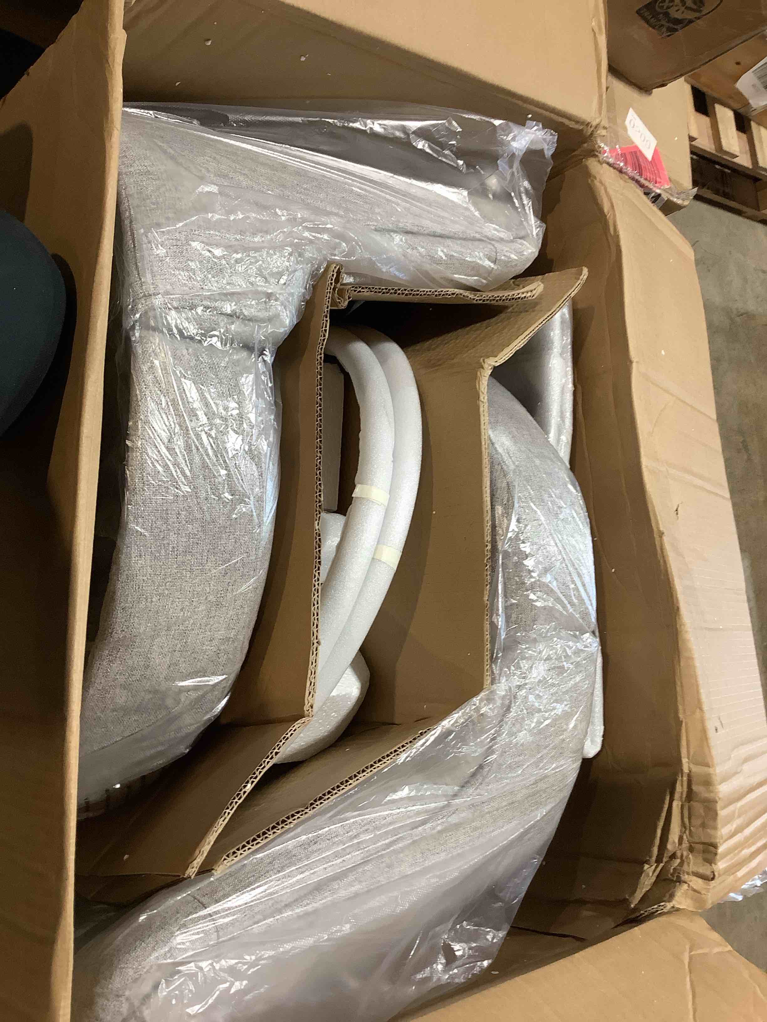 https://s3.amazonaws.com/lotting-images-prod/bidfta/GRA3895436_1789501364651.jpeg