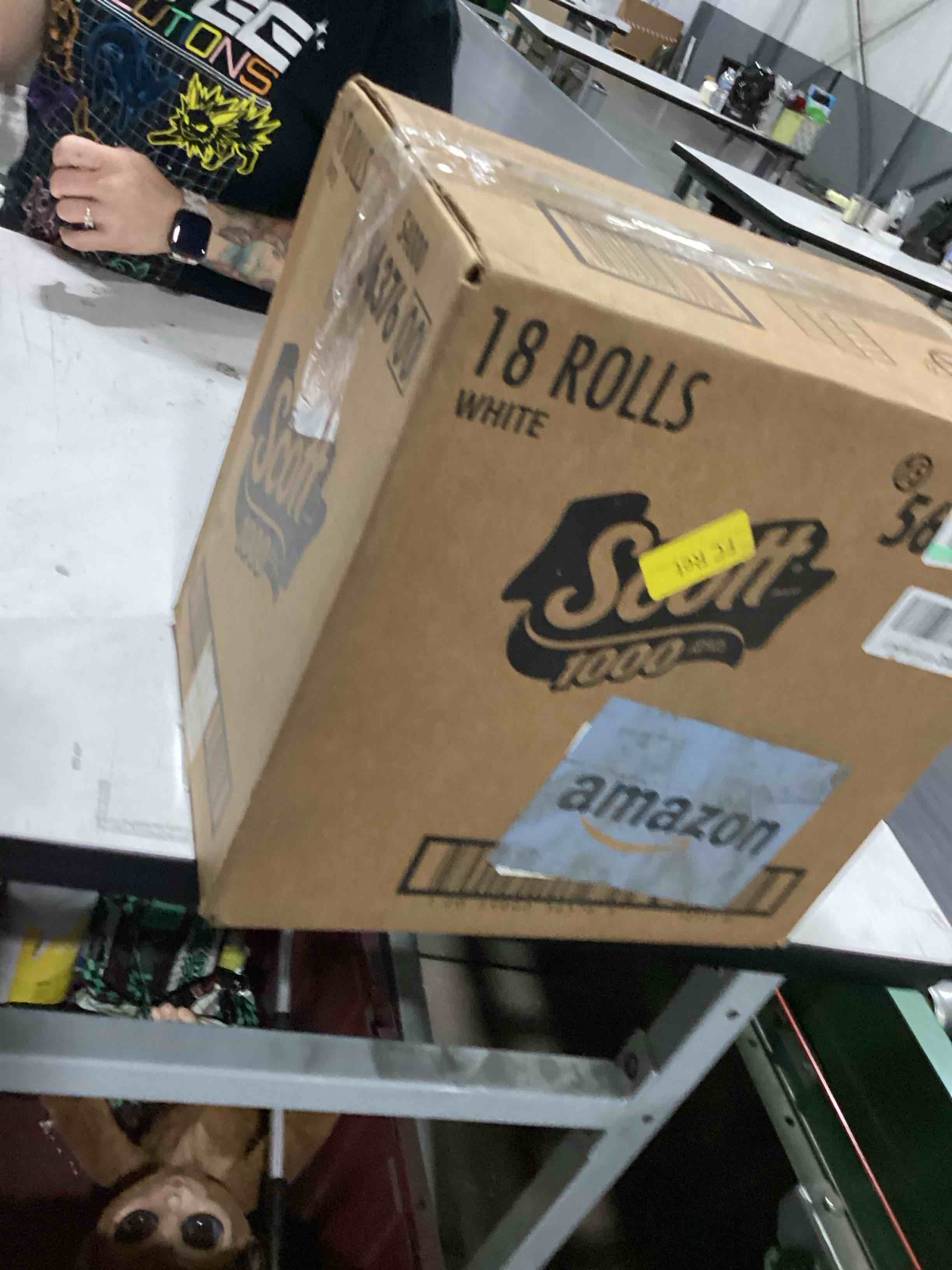 https://s3.amazonaws.com/lotting-images-prod/bidfta/GRA3924744_1789563481423.jpeg