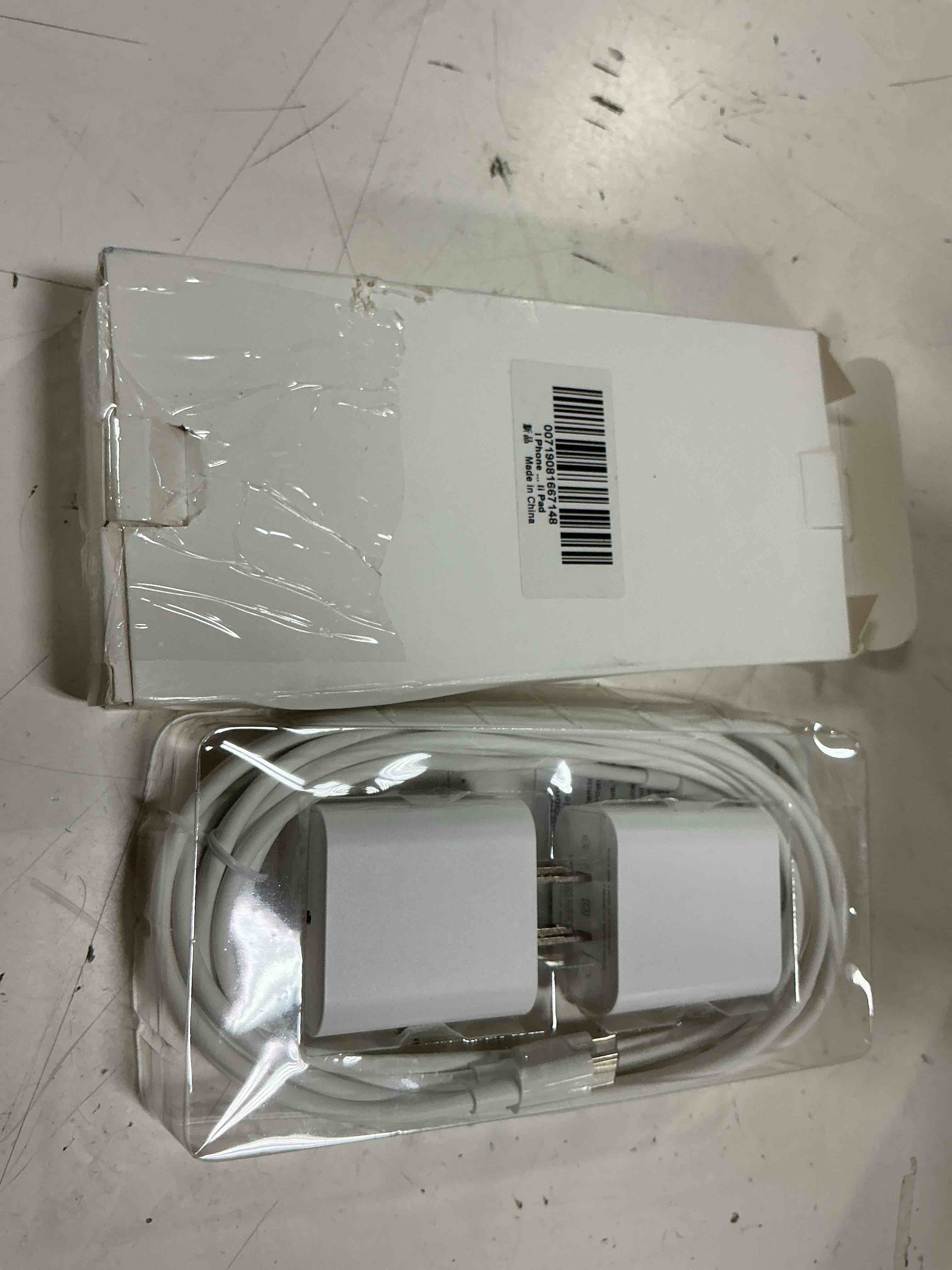 Condition photo showing Good Condition for qq112 grephone 15 charger 2 pack 30w pd adapter