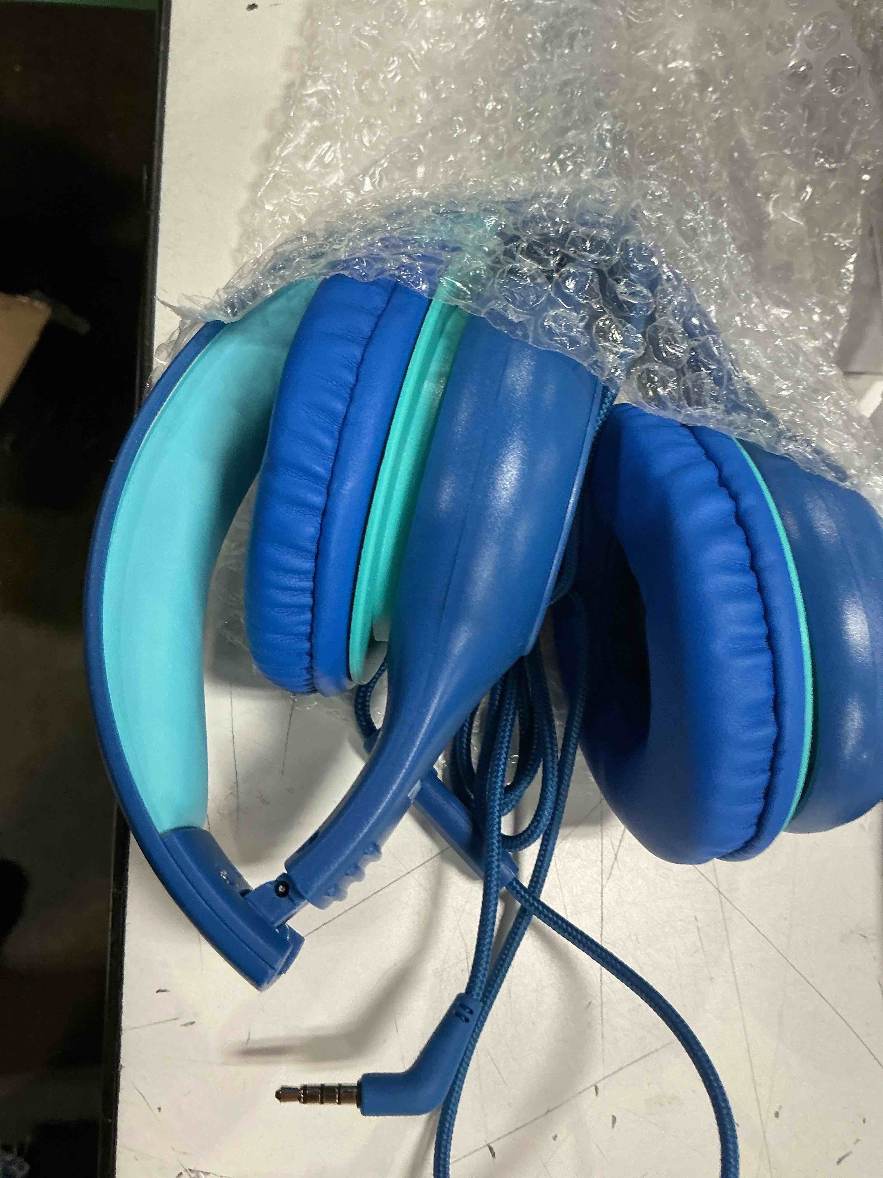 Condition photo showing Good Condition for nabevi kids headphones with cord, over-ear headphones for kids with microphone, 85/94db volume limit, headset for kid boys girls with shareport, wired toddler headphone for school/tablet/ipad/travel