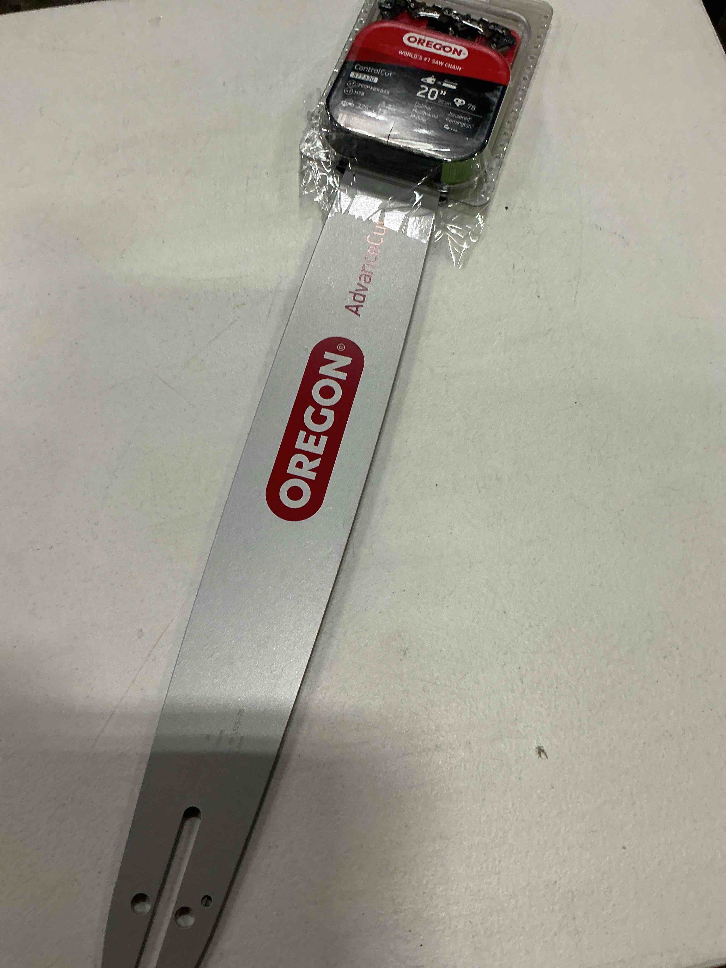 Condition photo showing New/Like New for oregon pro-am chainsaw guide bar & chain combo, replacement for saw chains, accessories, bar length 20" (50cm), with low kickback chain set, 0.325" pitch, 0.050" gauge, 78 drive links (577330)