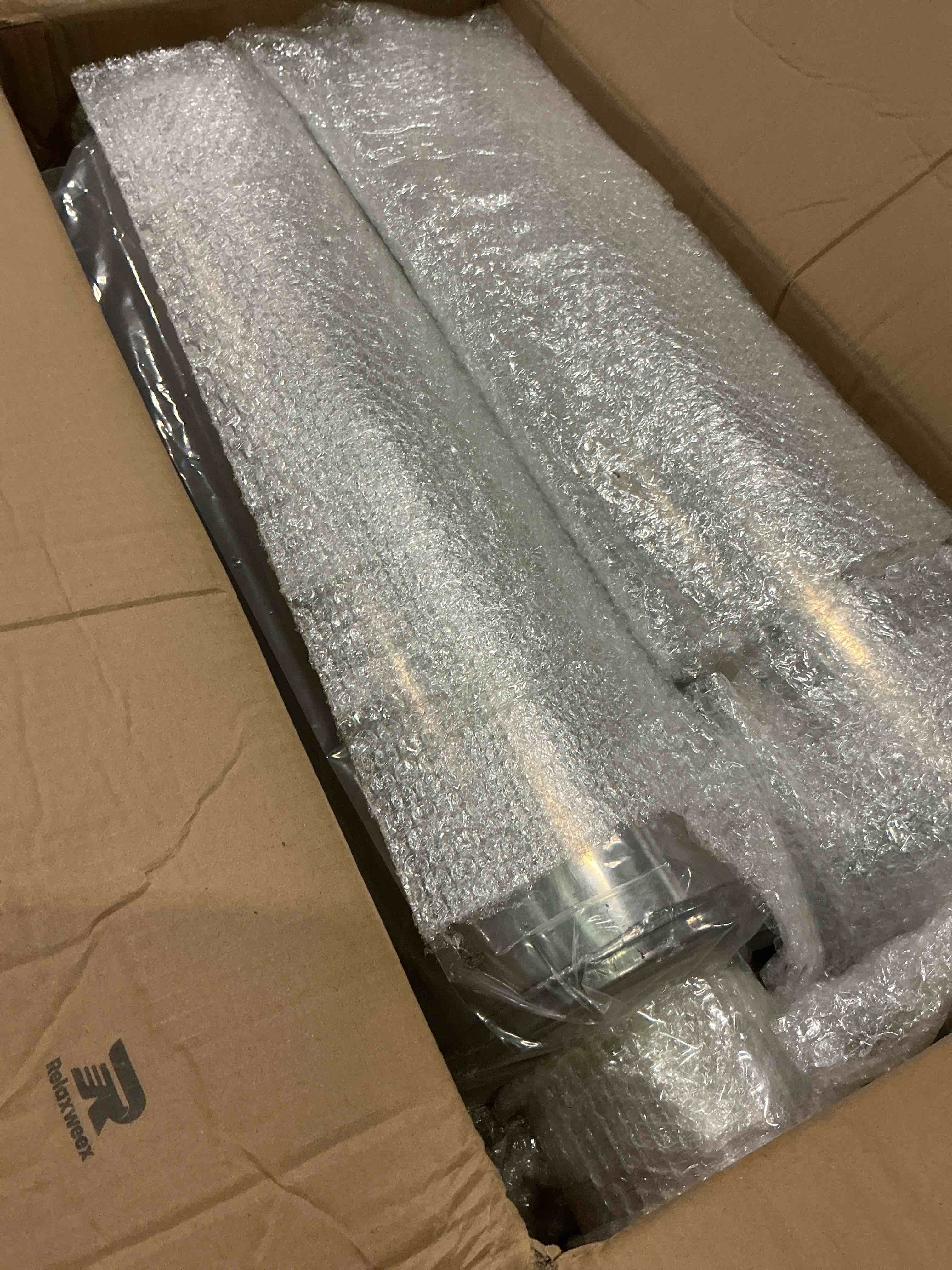 https://s3.amazonaws.com/lotting-images-prod/bidfta/GRA3978636_1777318952578.jpeg