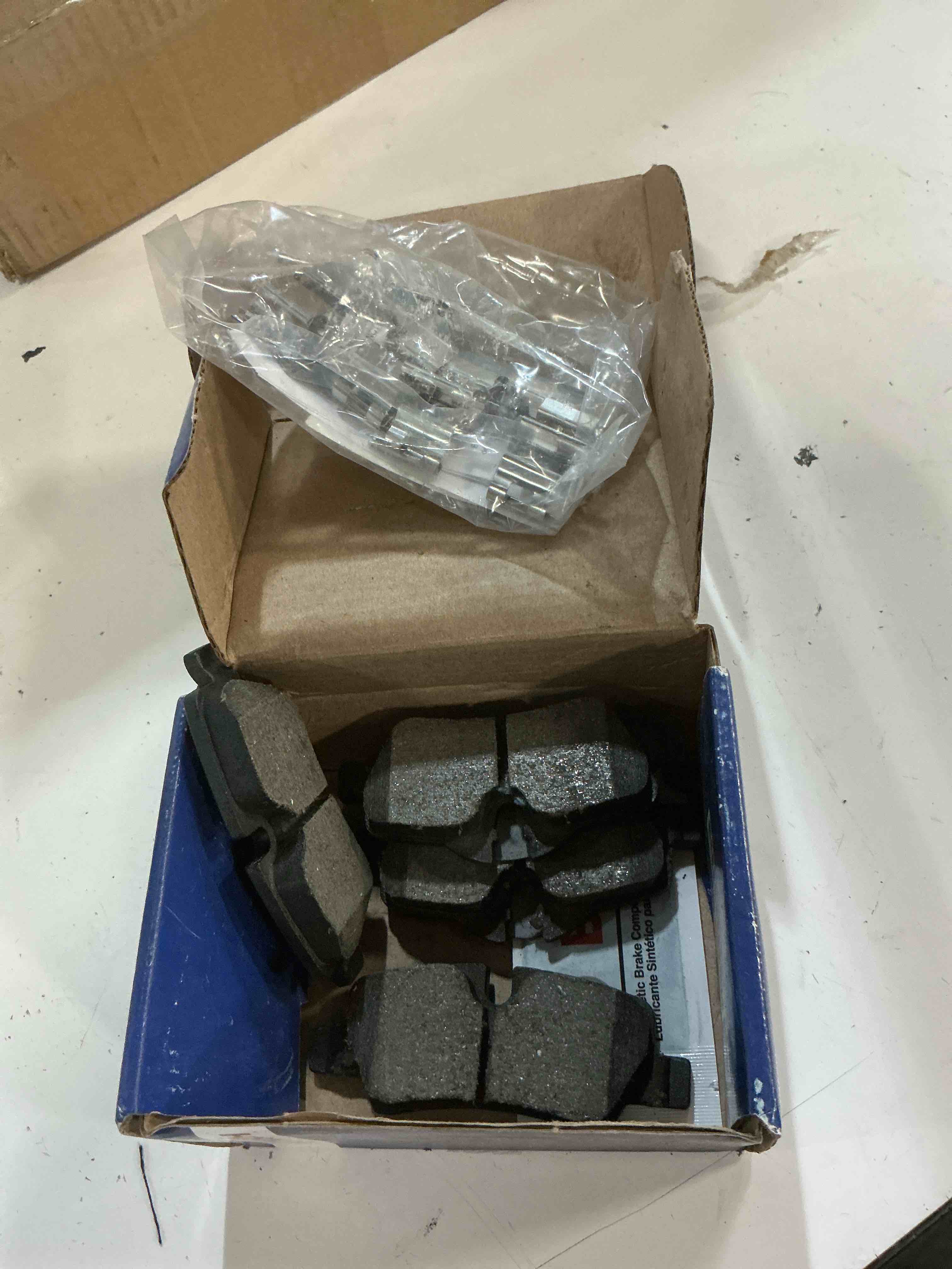 Condition photo showing New/Like New for bosch be1800h blue ceramic disc brake pad set with hardware - compatible with select mini cooper; rear