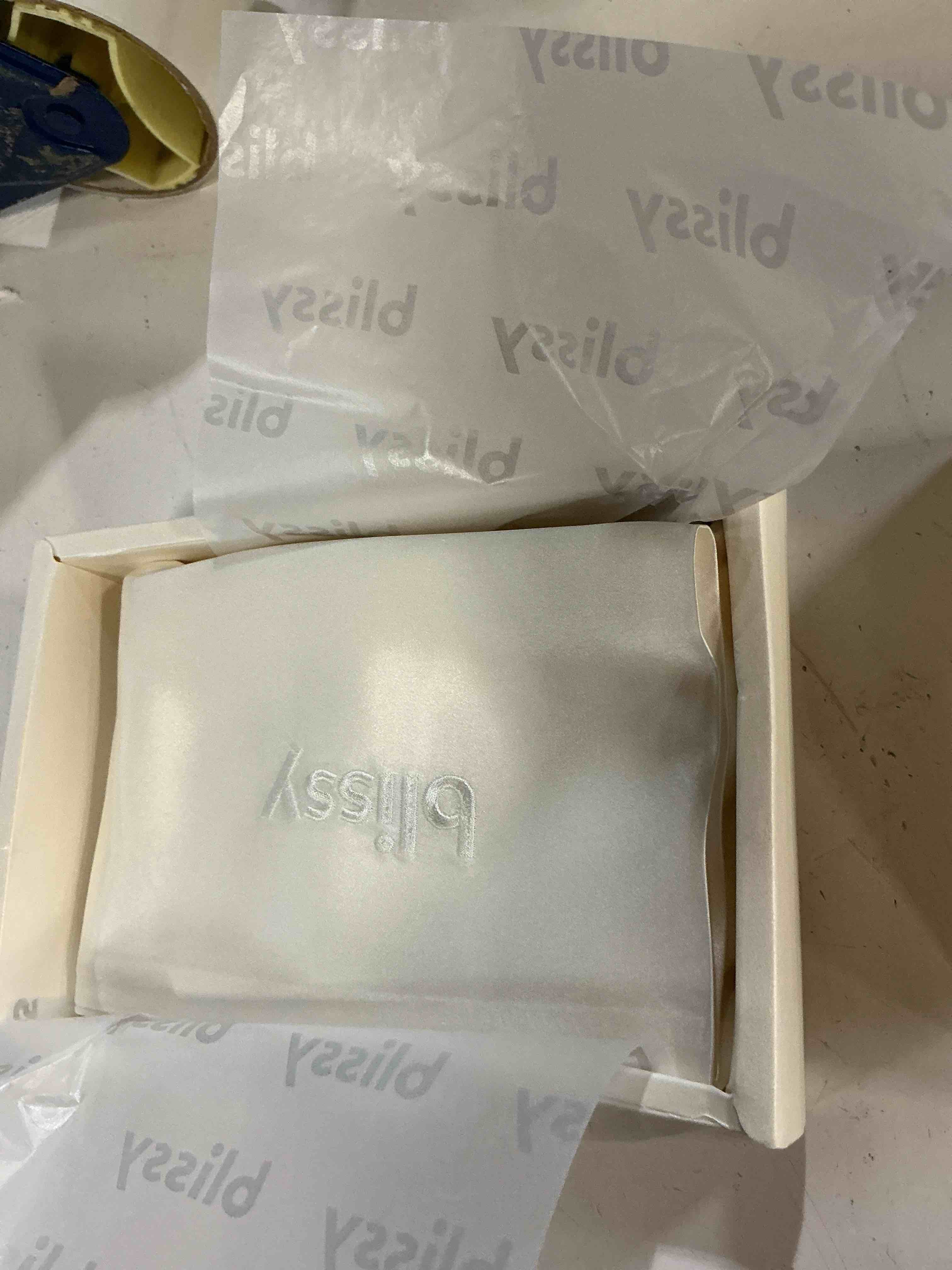 Condition photo showing New/Like New for blissy silk pillowcase - 100% pure mulberry silk - 22 momme 6a high-grade fibers - silk pillow cover for hair & skin - regular, queen & king (blissy white, standard) blissy white standard
