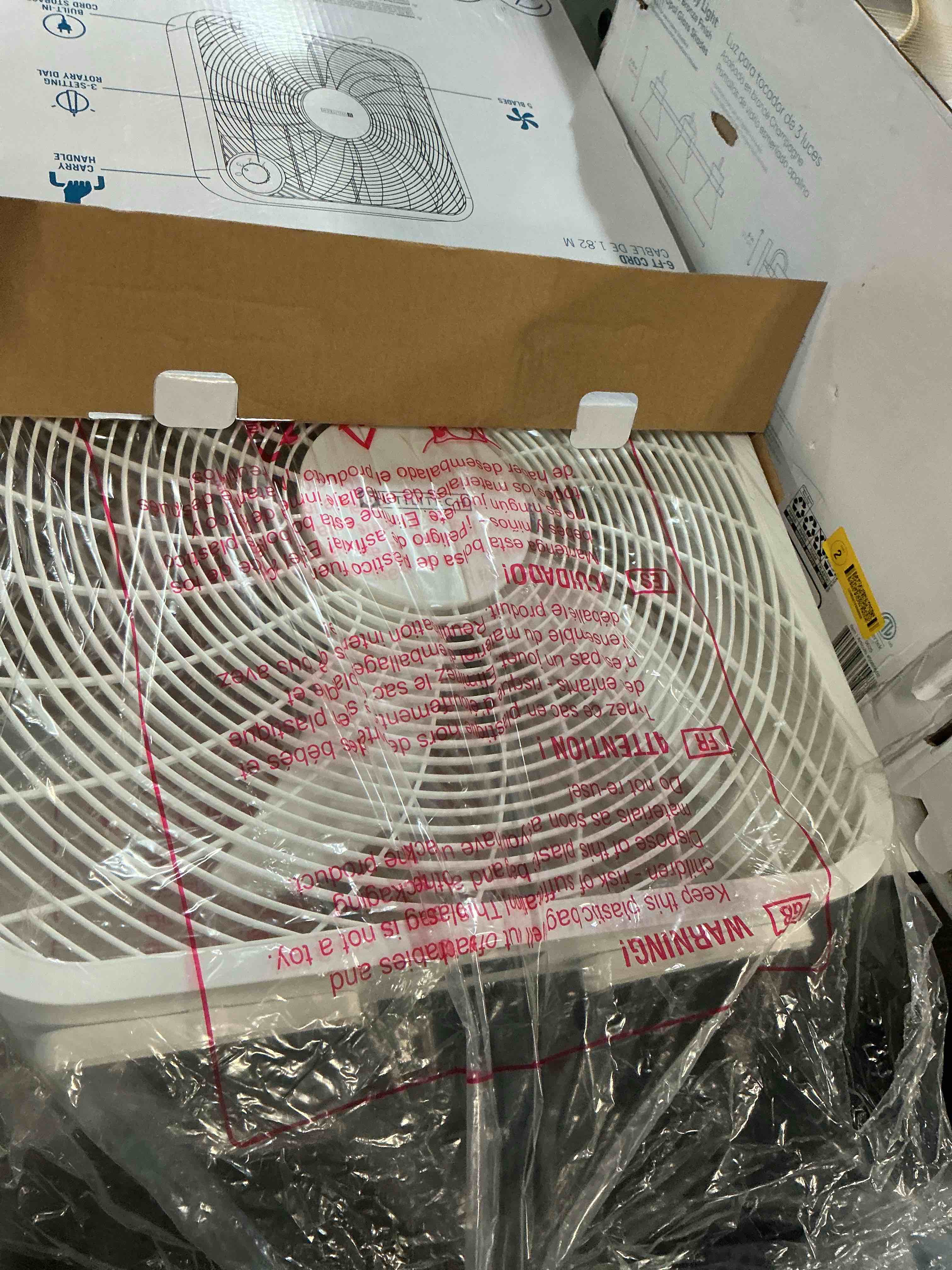 Condition photo showing Good Condition for utilitech 20-in 3-speed indoor box fan
