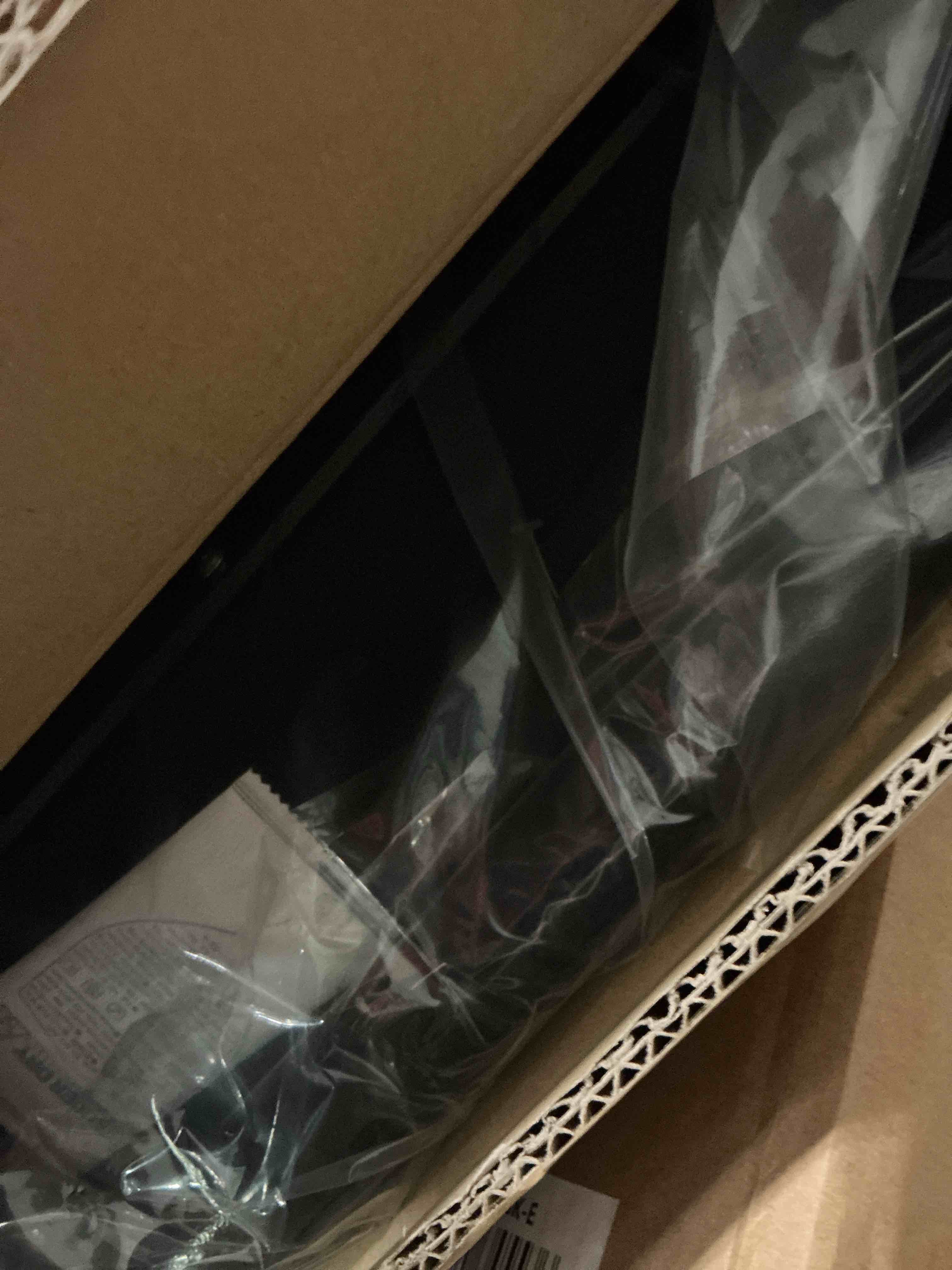 https://s3.amazonaws.com/lotting-images-prod/bidfta/GRA3988275_1777383705991.jpeg