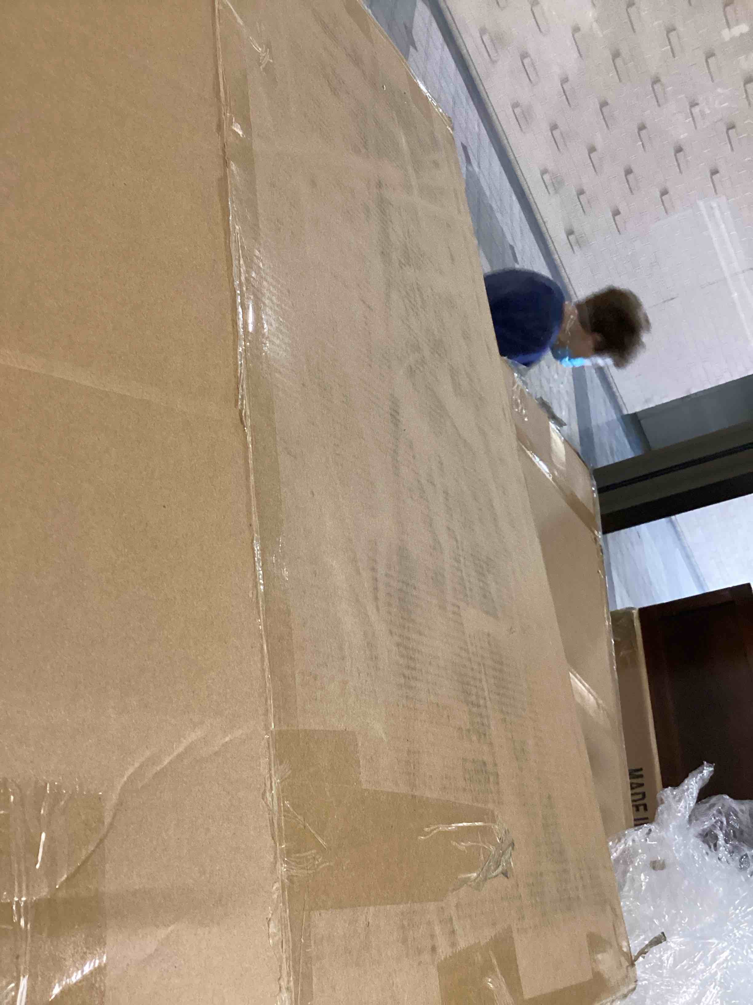 https://s3.amazonaws.com/lotting-images-prod/bidfta/GRA4028985_1773419609035.jpeg