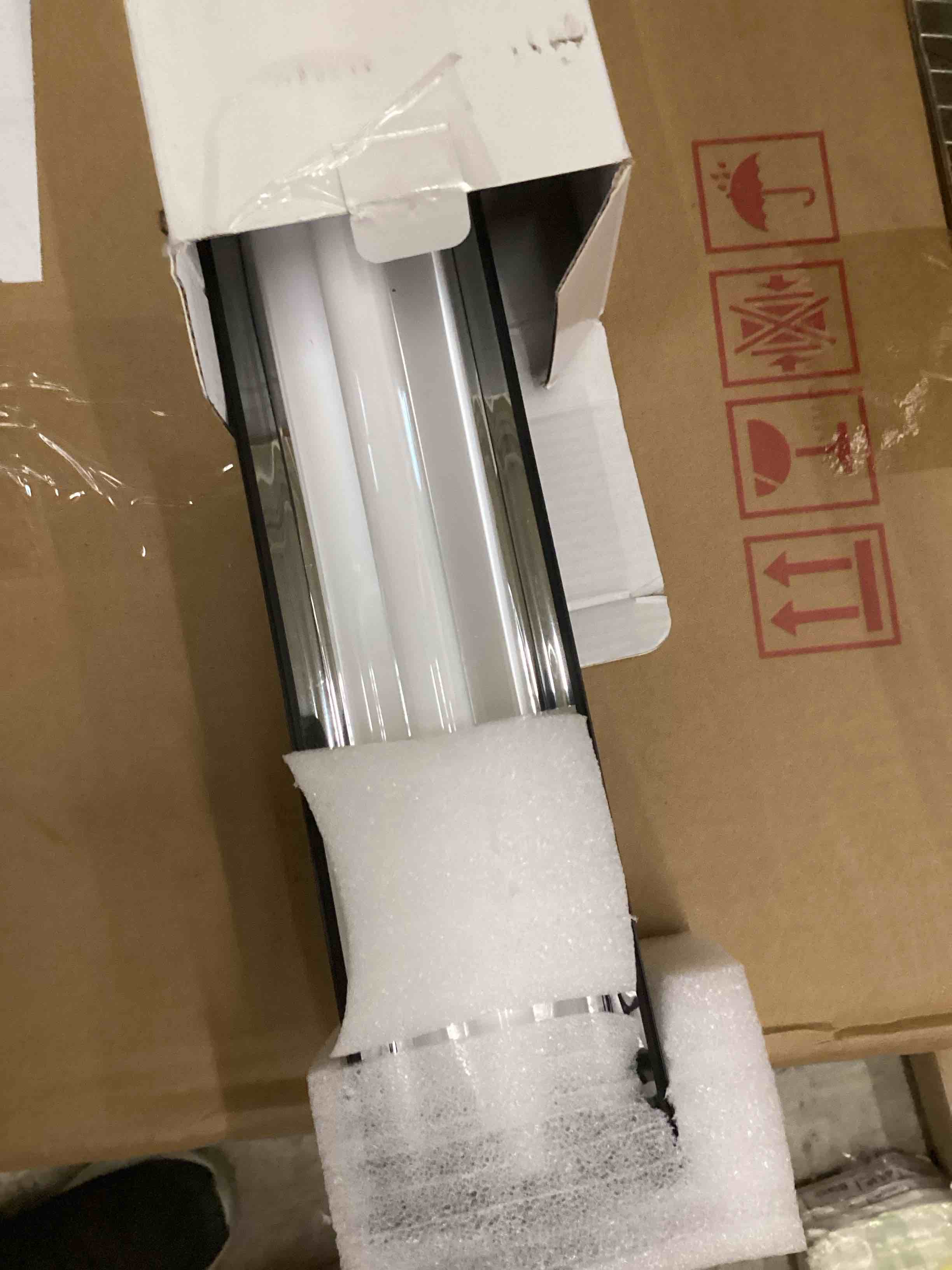 Condition photo showing Good Condition for 24W T5 UVB Reptile Light Fixture Combo Kit – 10.0 UVB Fluorescent Tube for Bearded Dragons, Lizards & Tortoises – UVA UVB Reptile Light, 22" Terrarium Hood (UVB 10.0-Desert, 22INCH-24W) 22INCH-24W Uvb 10.0-desert