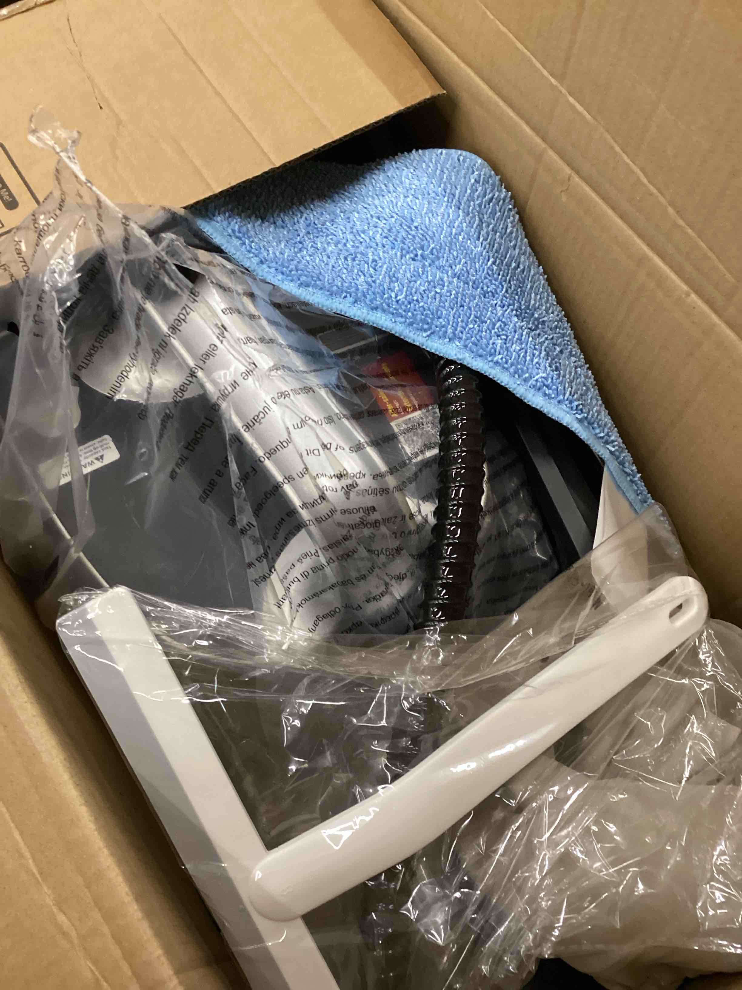 Condition photo showing Good Condition for Steam Cleaner, 293°F 58 PSI Powerful Multipurpose Handheld Steam Mop for Home Use, 21 Attachments, 50Oz Capacity, Heavy Duty Steamer for Carpets, Floors, Cars, Tiles, Crack Cleaning, White