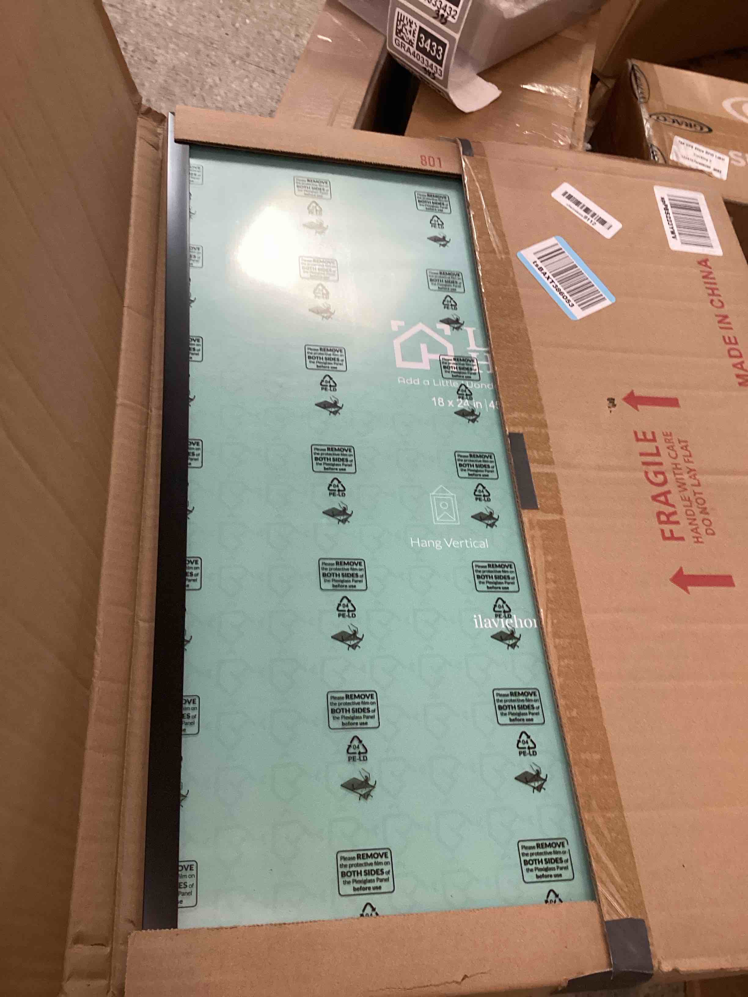 Condition photo showing Good Condition for LaVie Home 18x24 Picture Frame for Wall Display, 18x24 Black Picture Frame with HD Plexiglas, 18 x 24 Poster Frame 1 Pack, Display Frame for Vertical or Horizontal, Classic Collection Black 18x24 1