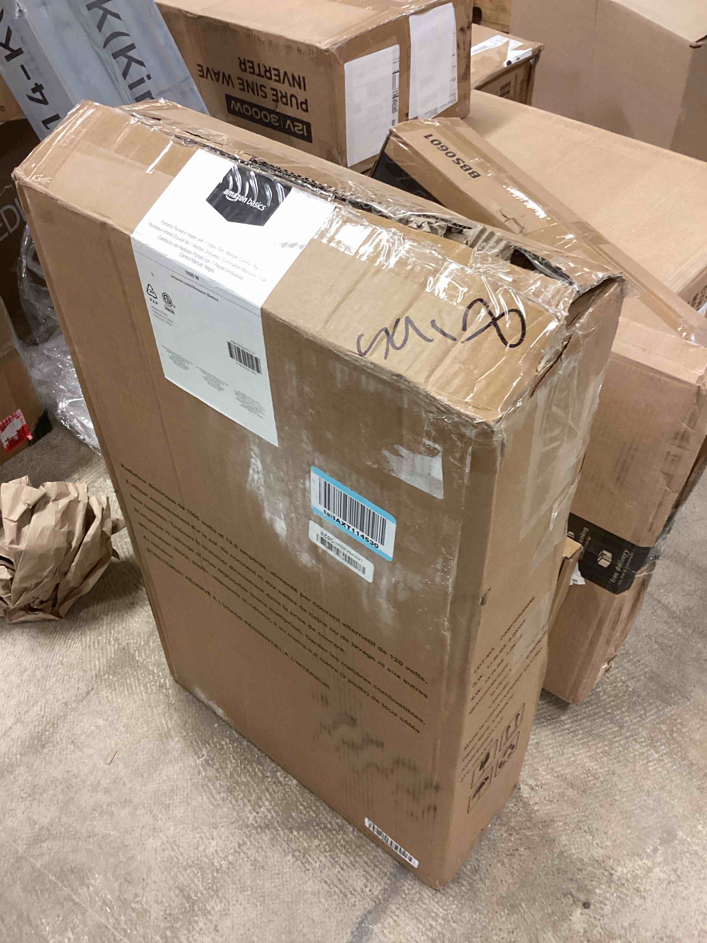 Condition photo showing Good Condition for Amazon Basics Oil Space Heater, Portable Radiator Heater with 7 Oil-Filled Fins for Indoor Use, 3 Heat Settings, Thermostat, Tip-Over Protection, ETL Safety Certificate, Manual Control, 1500W, Black