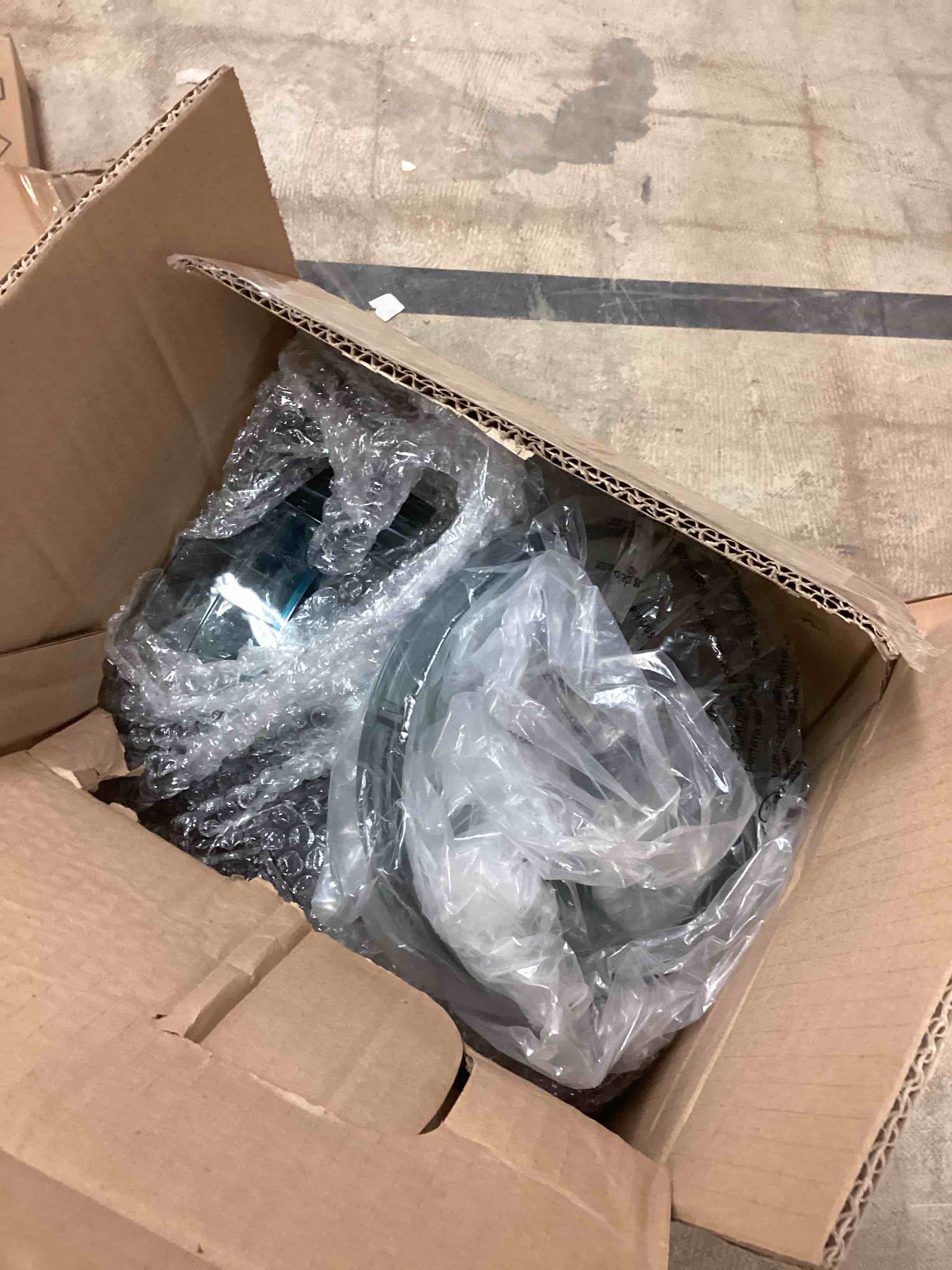 Condition photo showing New/Like New for Facelle Electric Food Processor 10 Cup Large Bowl with 6.8oz Grinder, 600W Vegetable Chopper for Mincing, Dicing, Shredding, Puree & Kneading Dough, Great for Cheese Grater, Hummus, Meat and Salsa