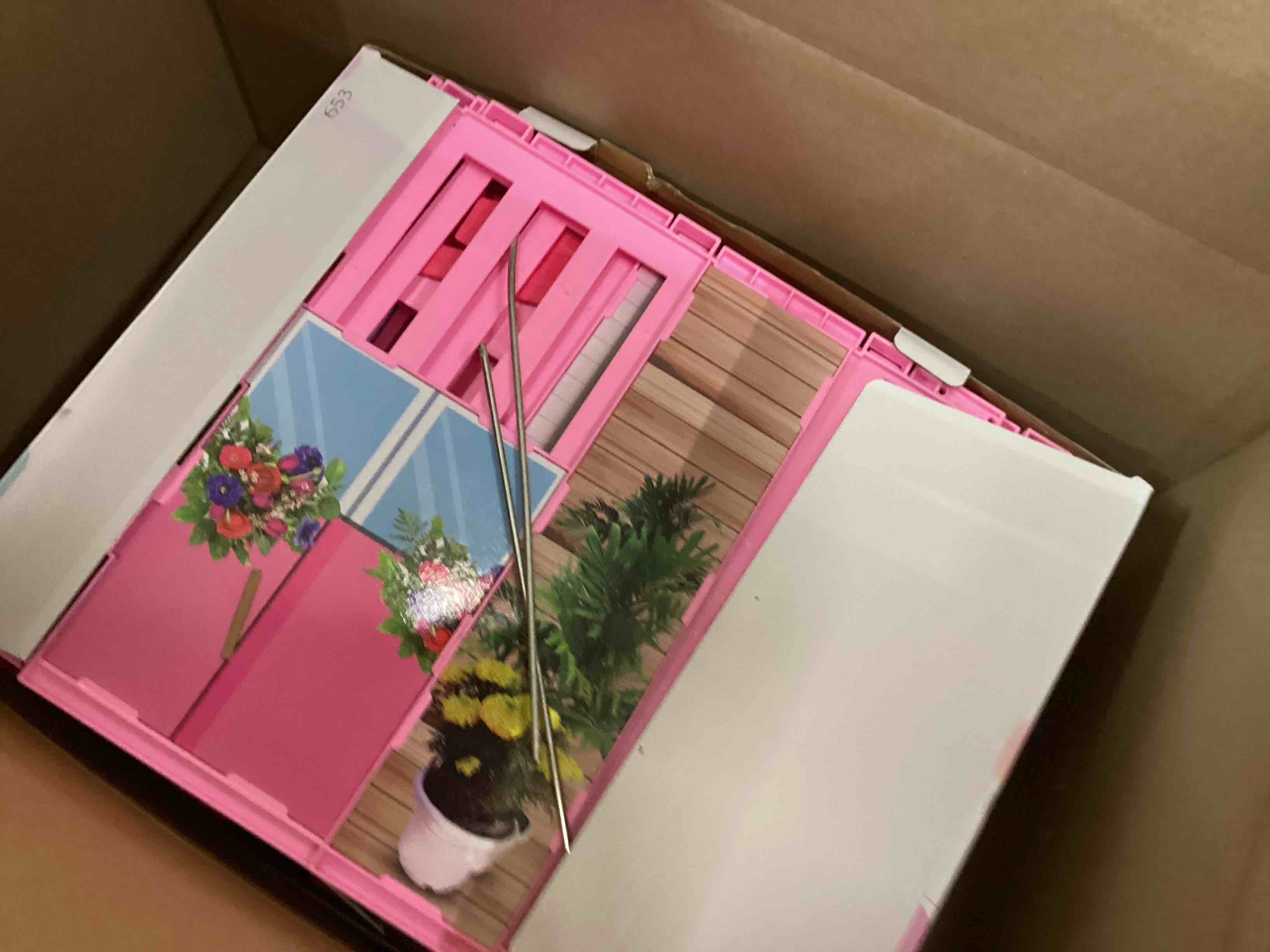 Condition photo showing Good Condition for Dreamy Doll House, Dollhouse Playhouse with Large Rooms & Big Furnitures, Including Elevator, Foldable Dolls House Toys Gifts for Girls Kids Ages 3+